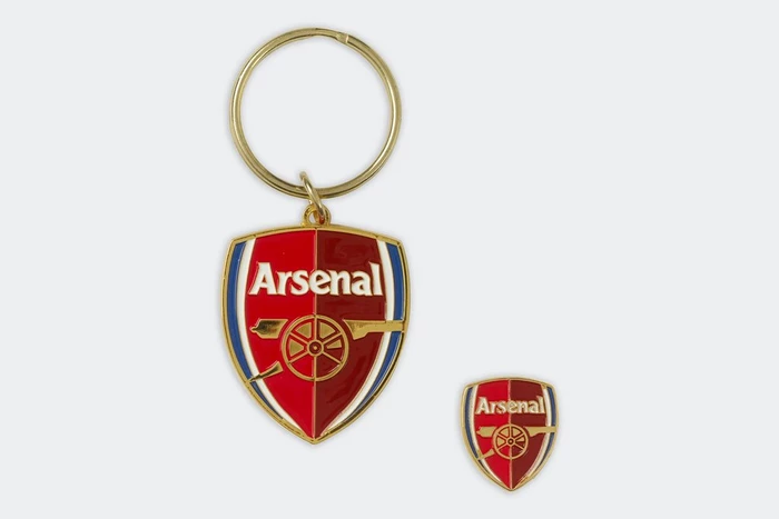 Arsenal Crest Keyring and Badge Set