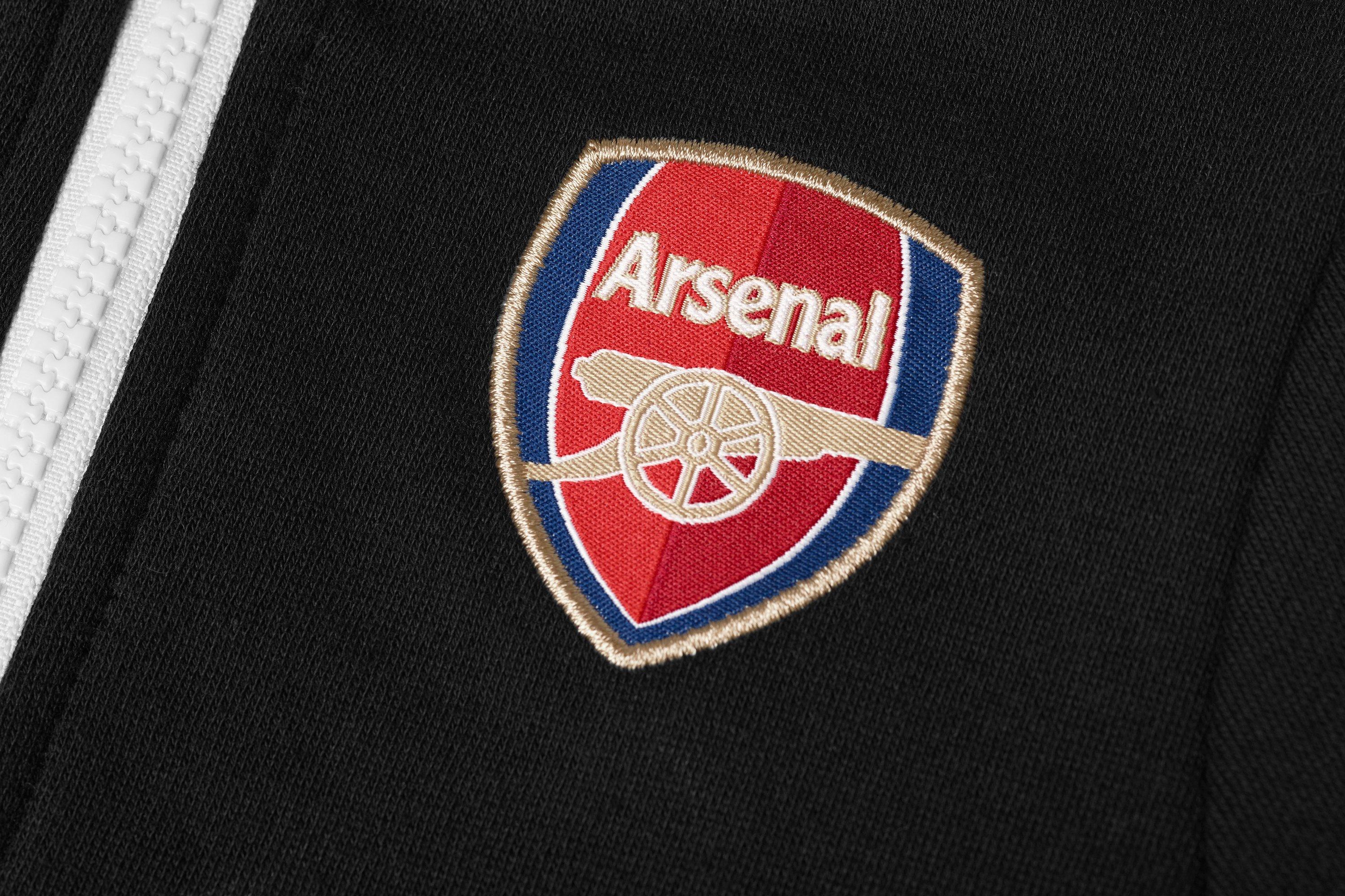 Arsenal tracksuit best sale black and pink