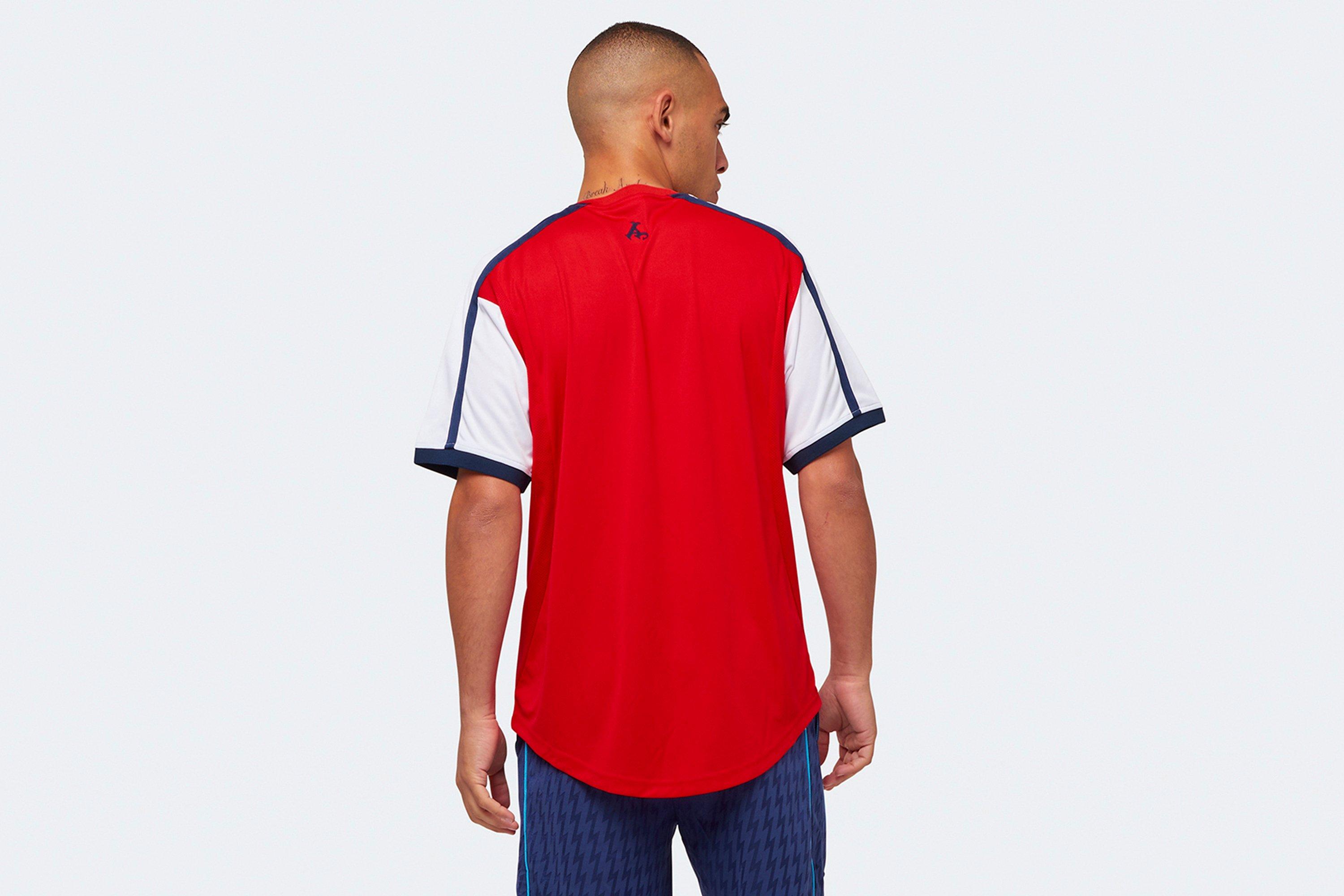 Arsenal store retro top