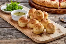 Chicago Town Takeaway Garlic & Herb Dough Balls Chicago Town Takeaway Garlic & Herb Dough Balls