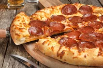 Chicago Town Takeaway Cheese Stuffed Crust Pepperoni Pizza 30cm Chicago Town Takeaway Cheese Stuffed Crust Pepperoni Pizza 30cm