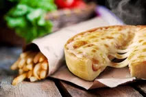 Chicago Town Deep Dish Four Cheese Pizzas 5" Chicago Town Deep Dish Four Cheese Pizzas 5"