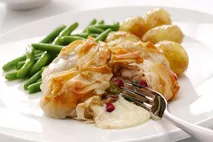 Brakes Mushroom, Brie, Rocket & Redcurrant Filo Bundles Brakes Mushroom, Brie, Rocket & Redcurrant Filo Bundles
