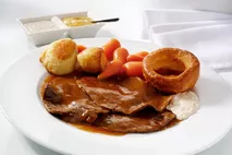 Brakes Sliced Roast Silverside of Beef in Gravy Brakes Sliced Roast Silverside of Beef in Gravy