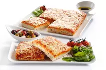 Brakes Essentials Cheese & Tomato Pizza Slabs
