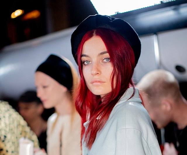 Backstage - Picture 11