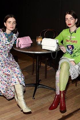 Front Row - Picture 8