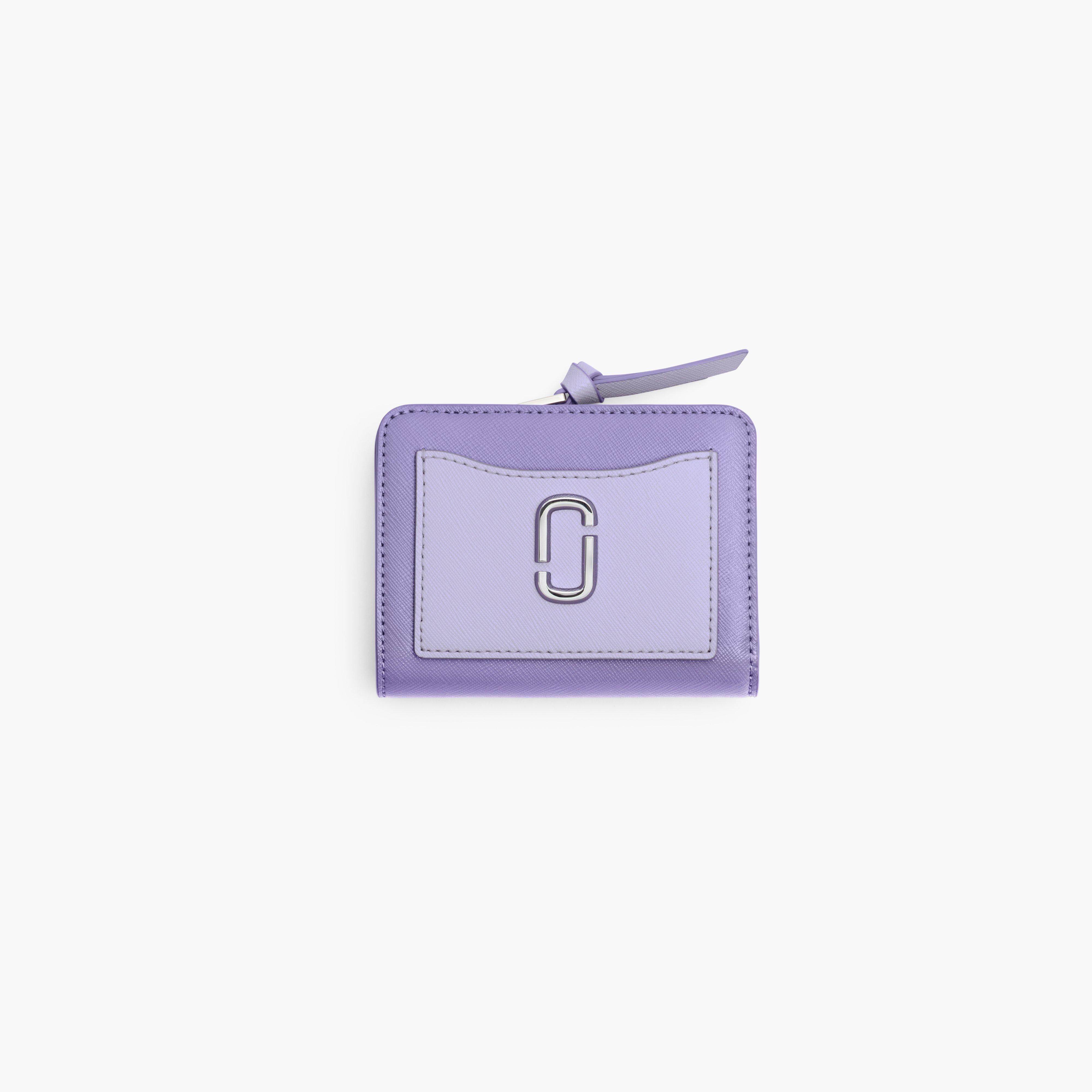 おすすめの人気レディース二つ折り財布は、マーク・ジェイコブスのザ ユーティリティ スナップショット コンパクト ウォレット ミニ