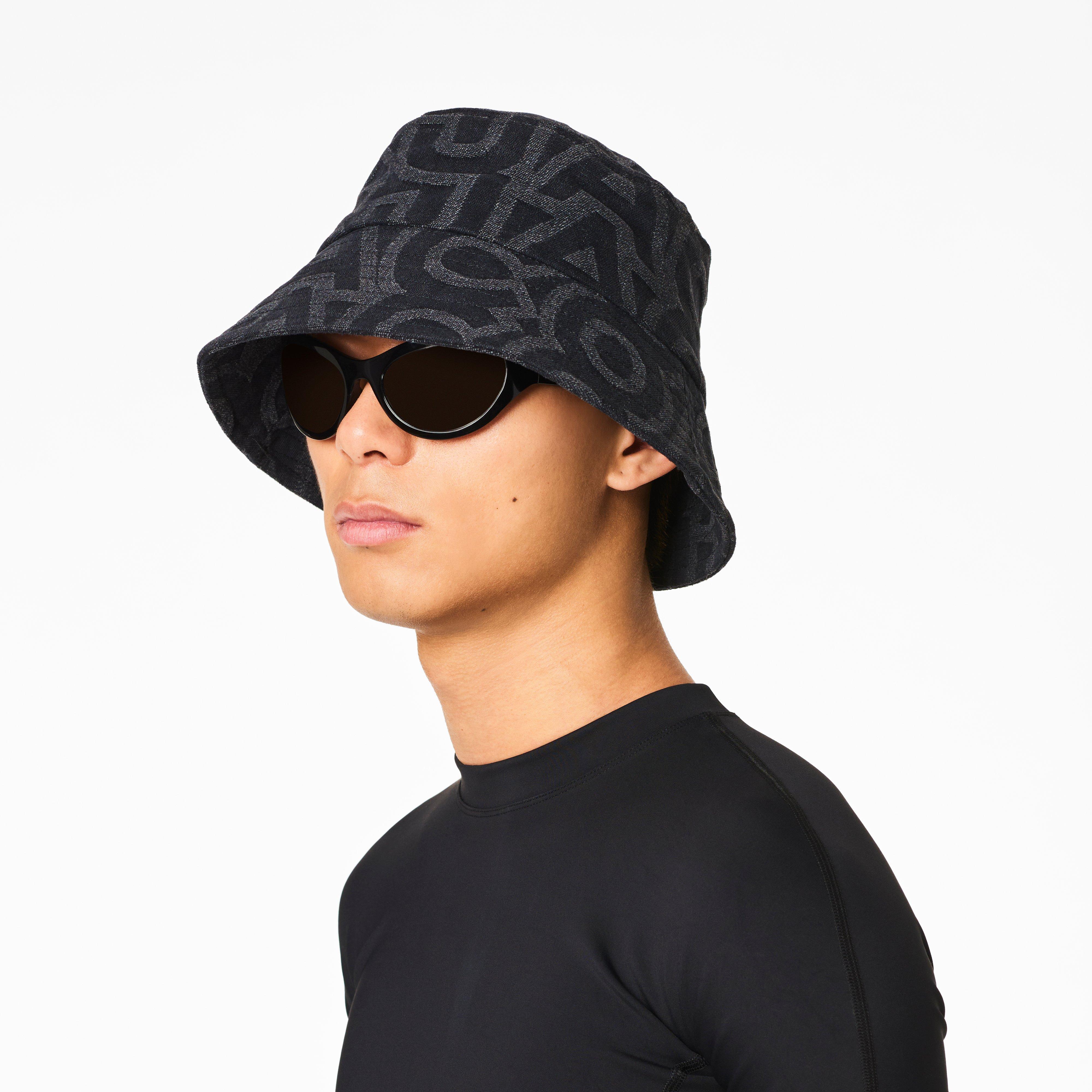 MONOGRAM OVERDYED DENIM BUCKET HAT | マーク ジェイコブス | 公式サイト