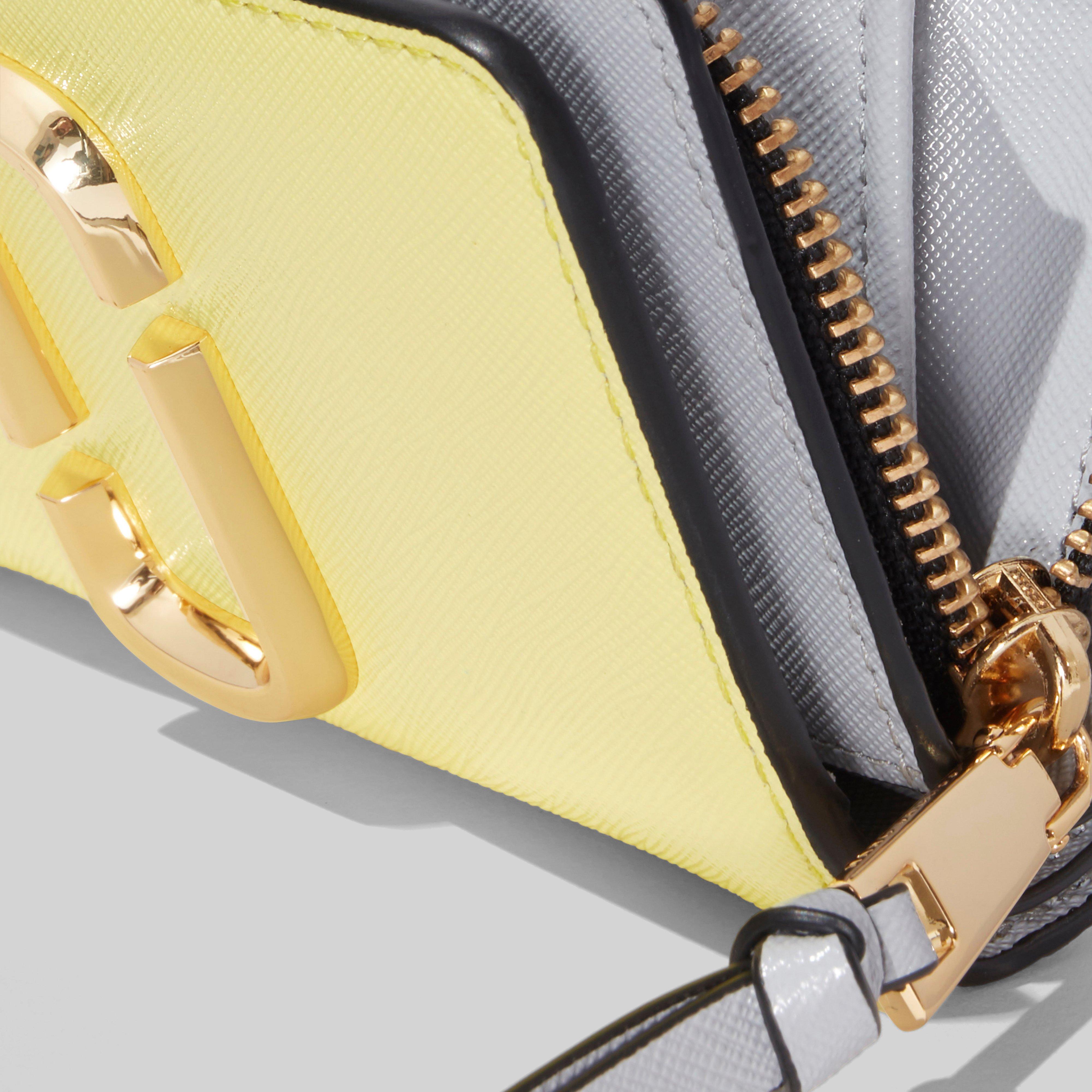 The Snapshot Compact Wallet