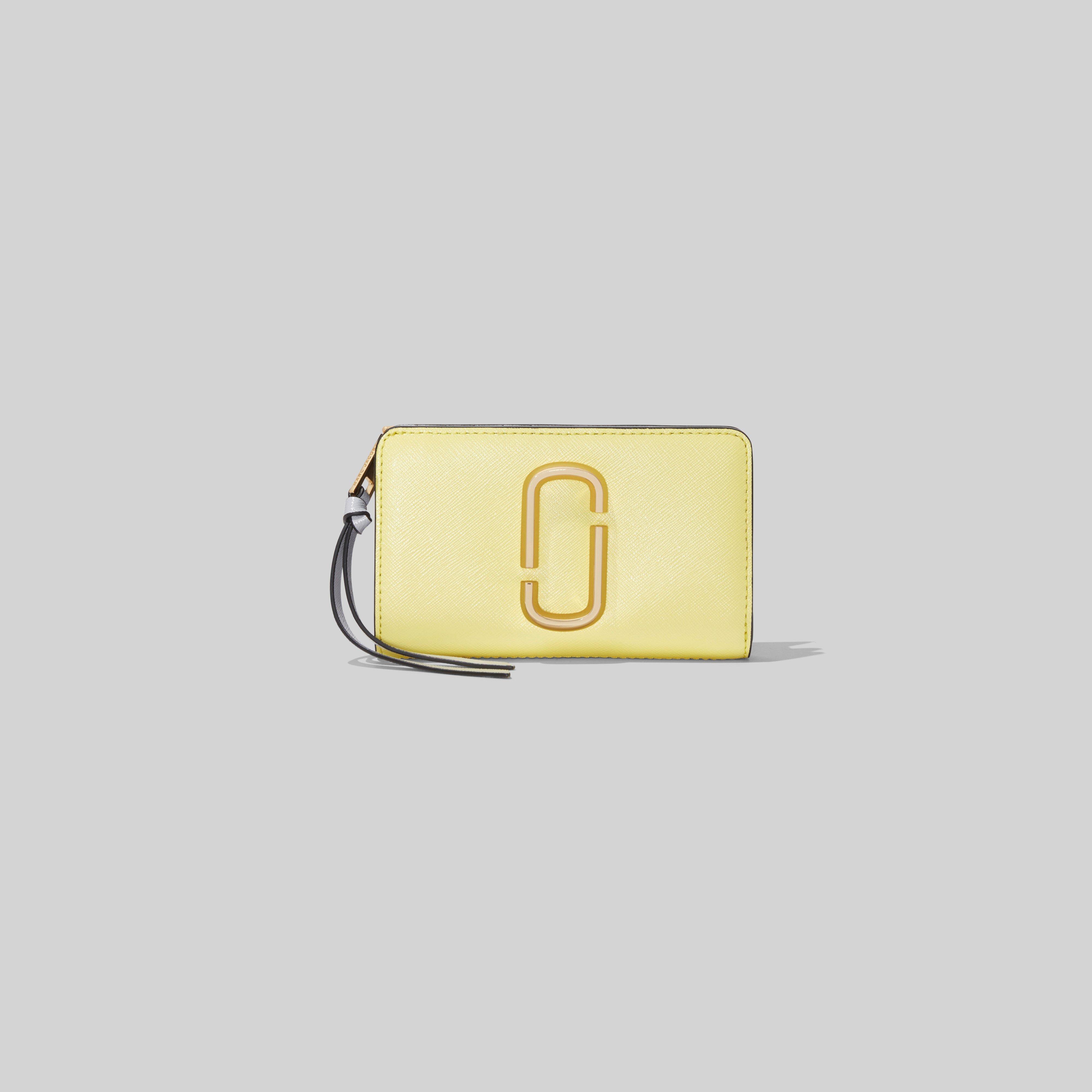 The Snapshot Compact Wallet