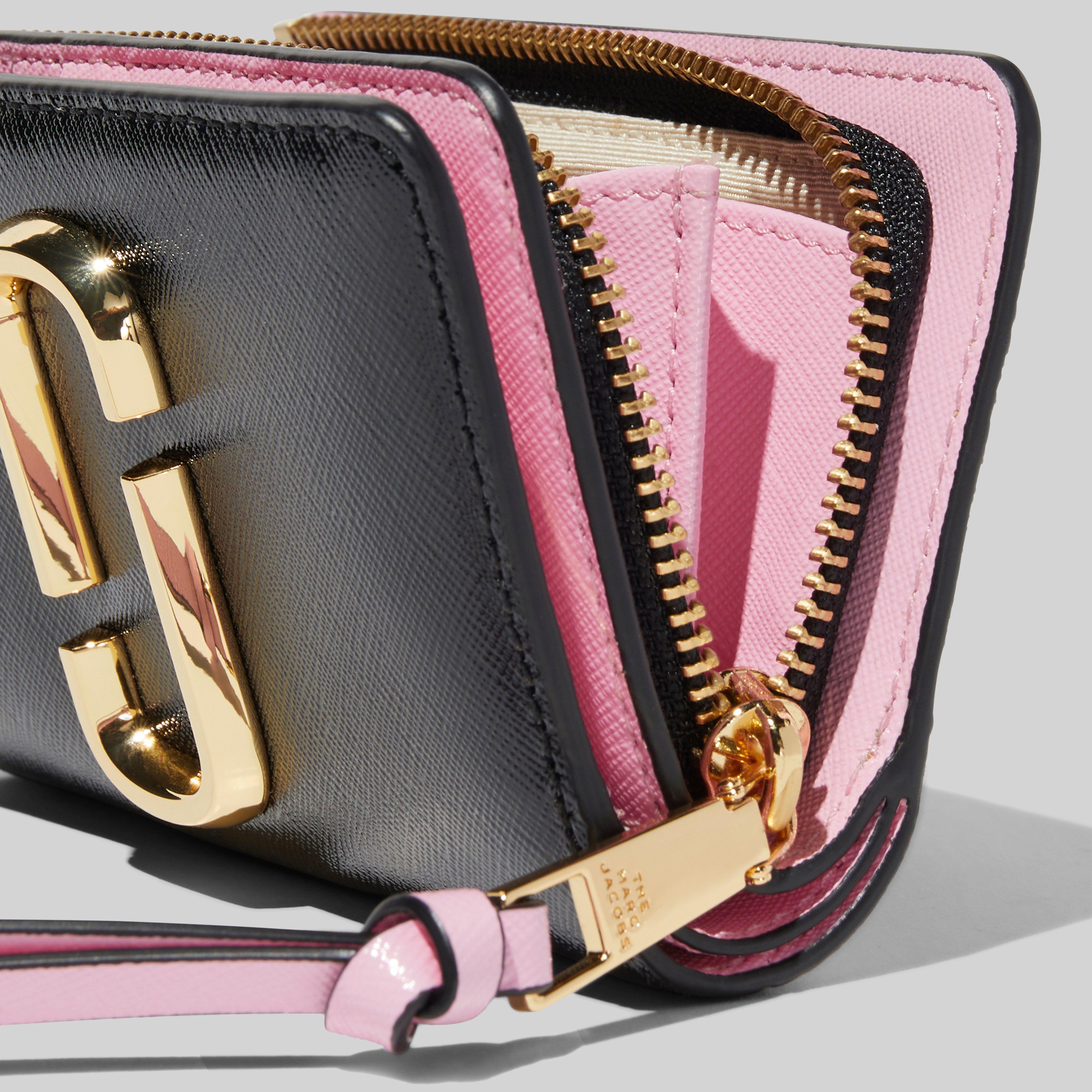 The Snapshot Compact Wallet