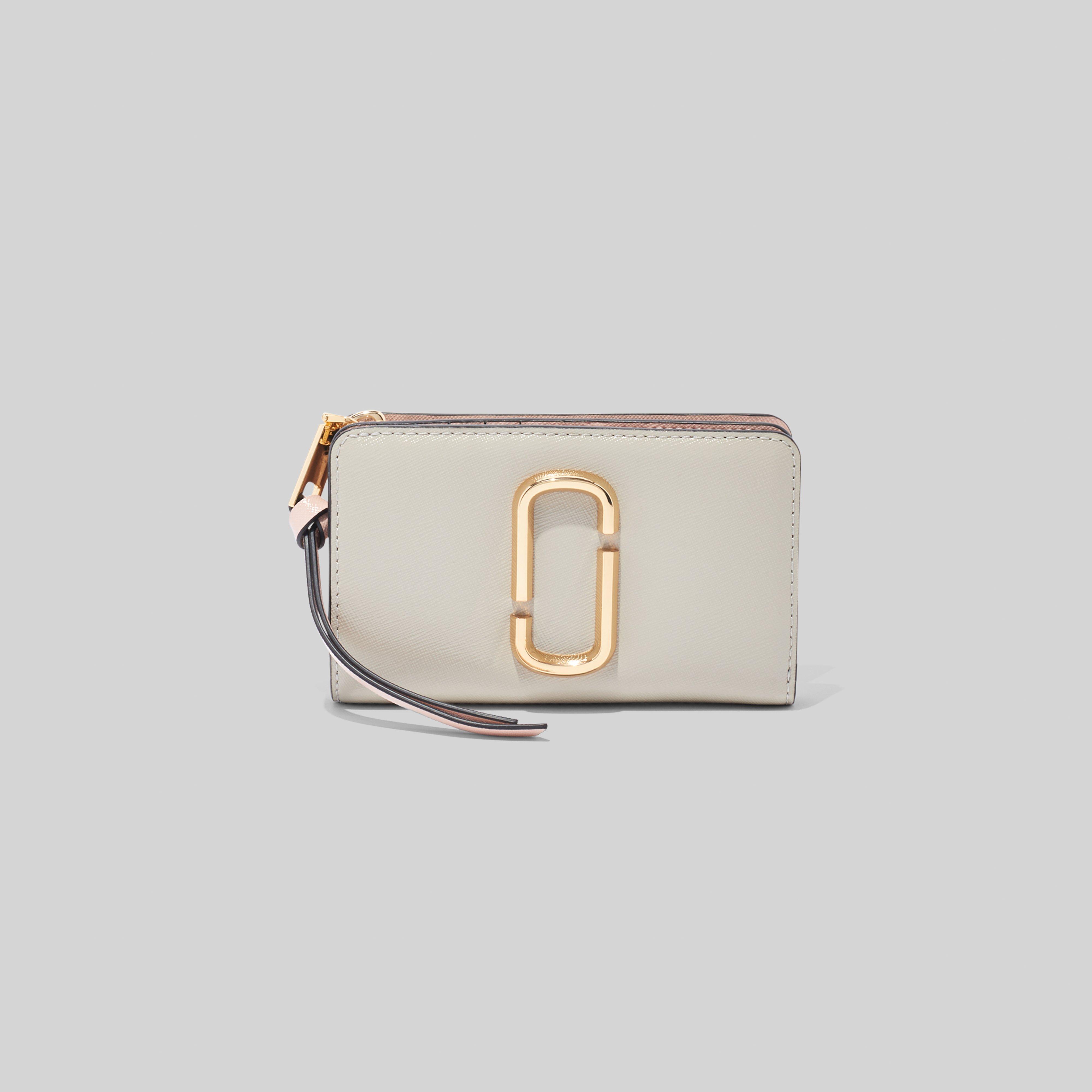 The Snapshot Compact Wallet