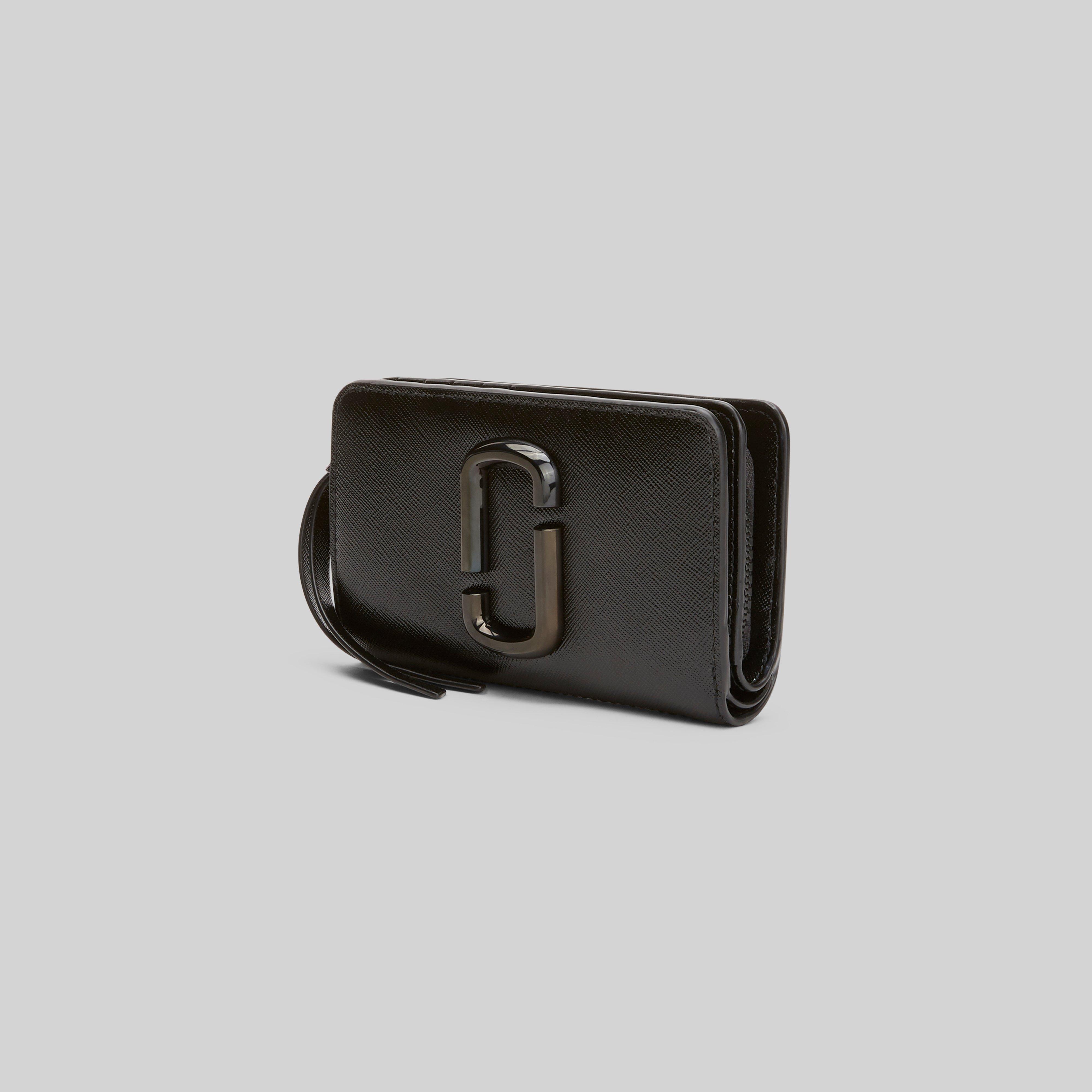 The Snapshot DTM Compact Wallet