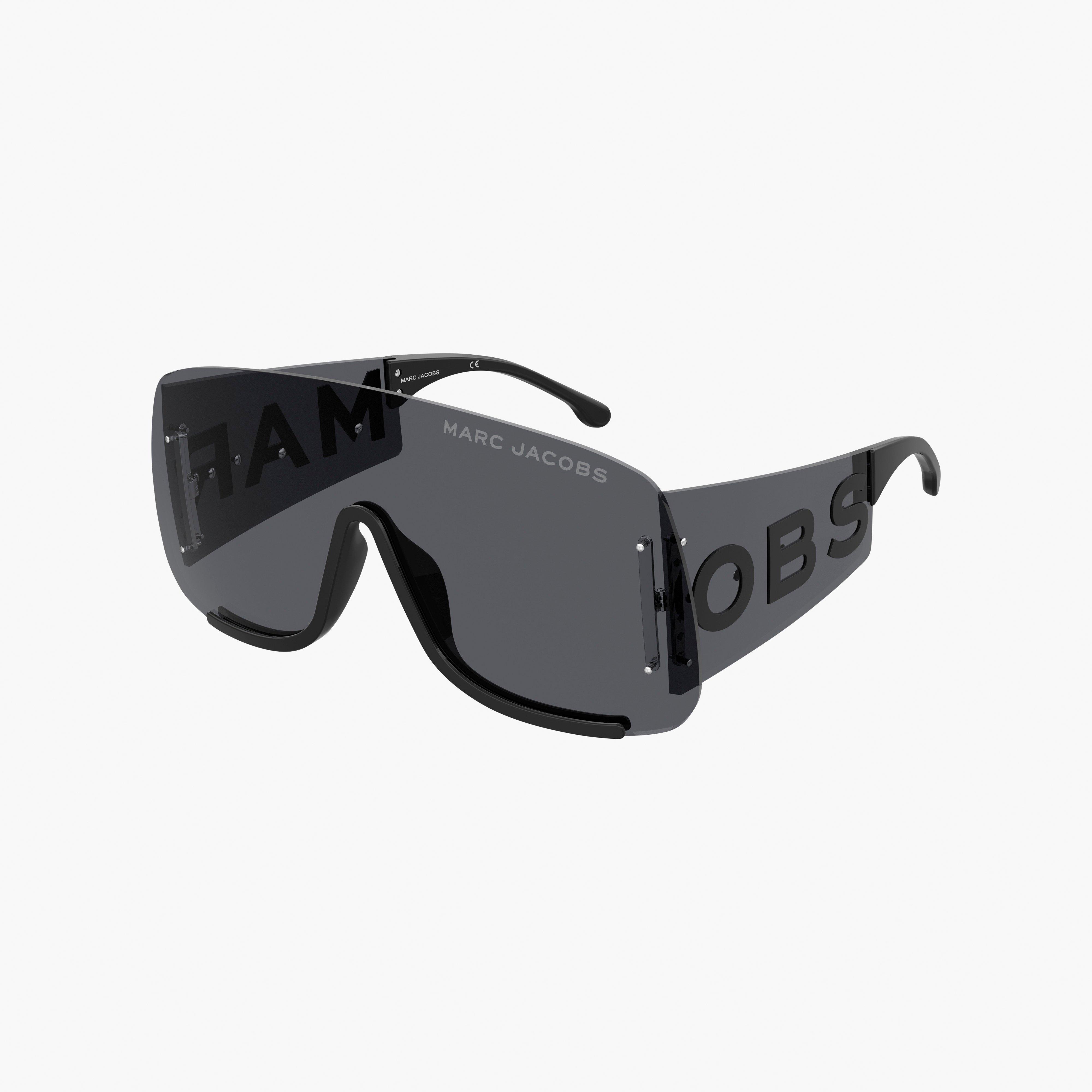 RUNWAY MONOGRAM SHIELD(The Monogram Collection)