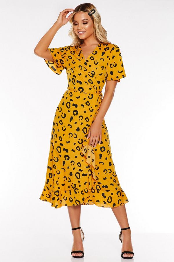 mustard and black outfits