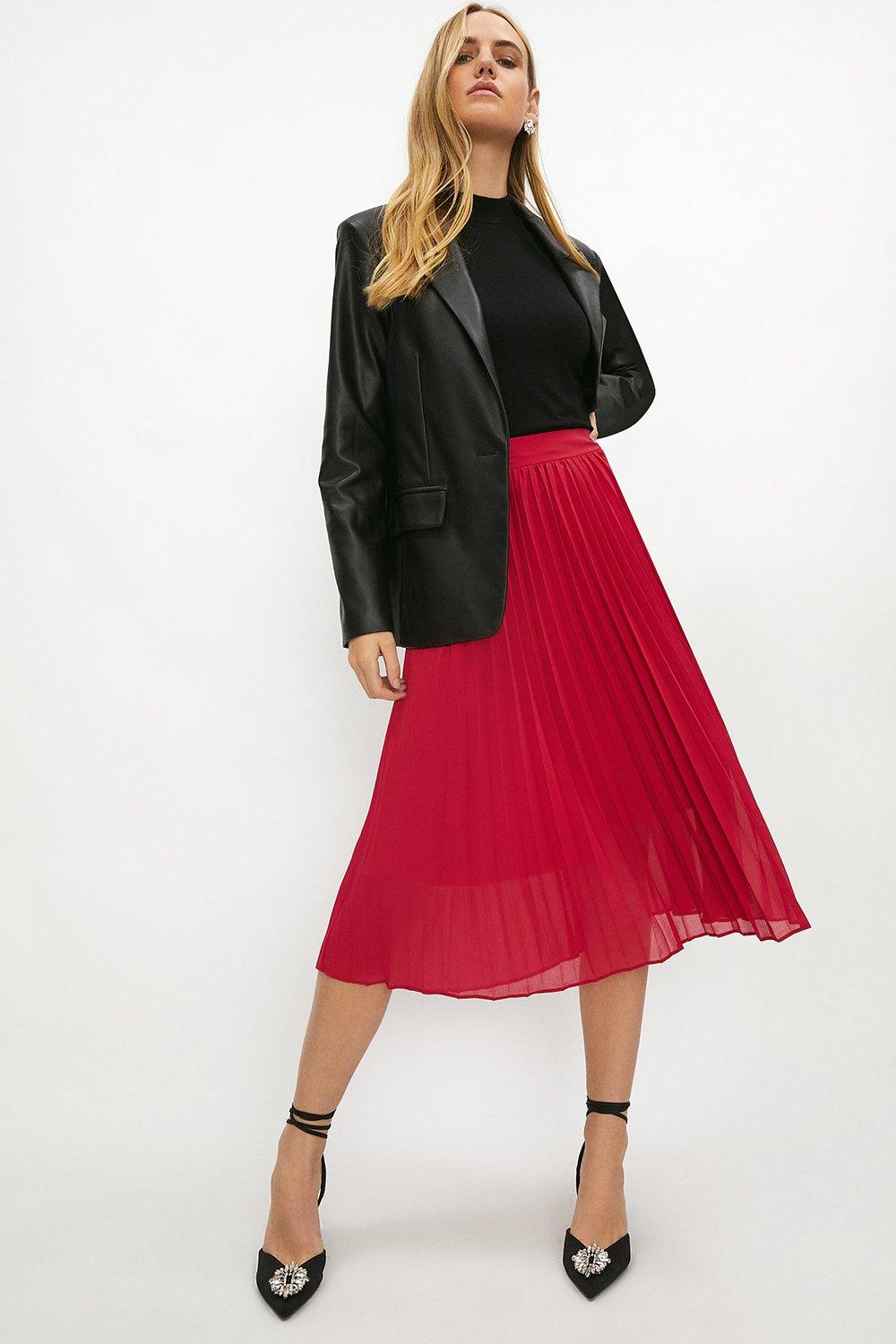 berry pleated skirt