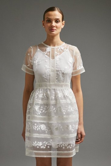 Coast – Premium Embroidered Organza Mini Dress Robes de mariée à moins de 200 euros COAST