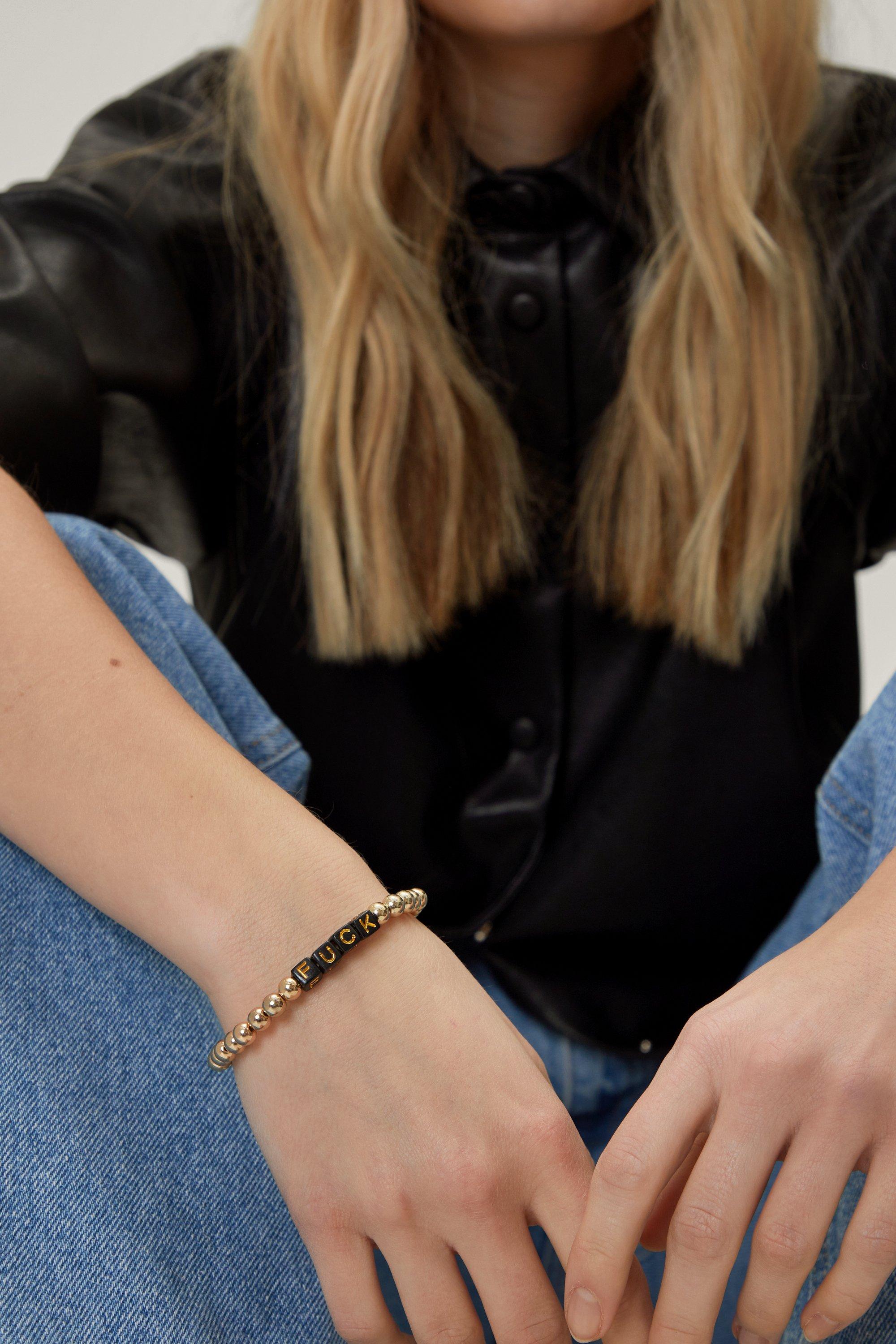 Bracelet En Perles Contrastées Avec Inscription  Fuck . - Métallique - One Size, Métallique