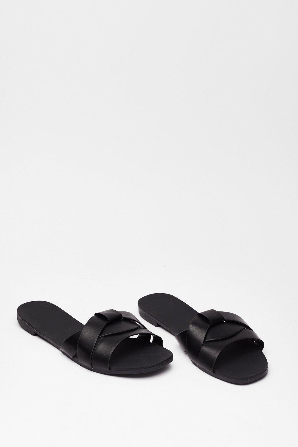 black mules flat