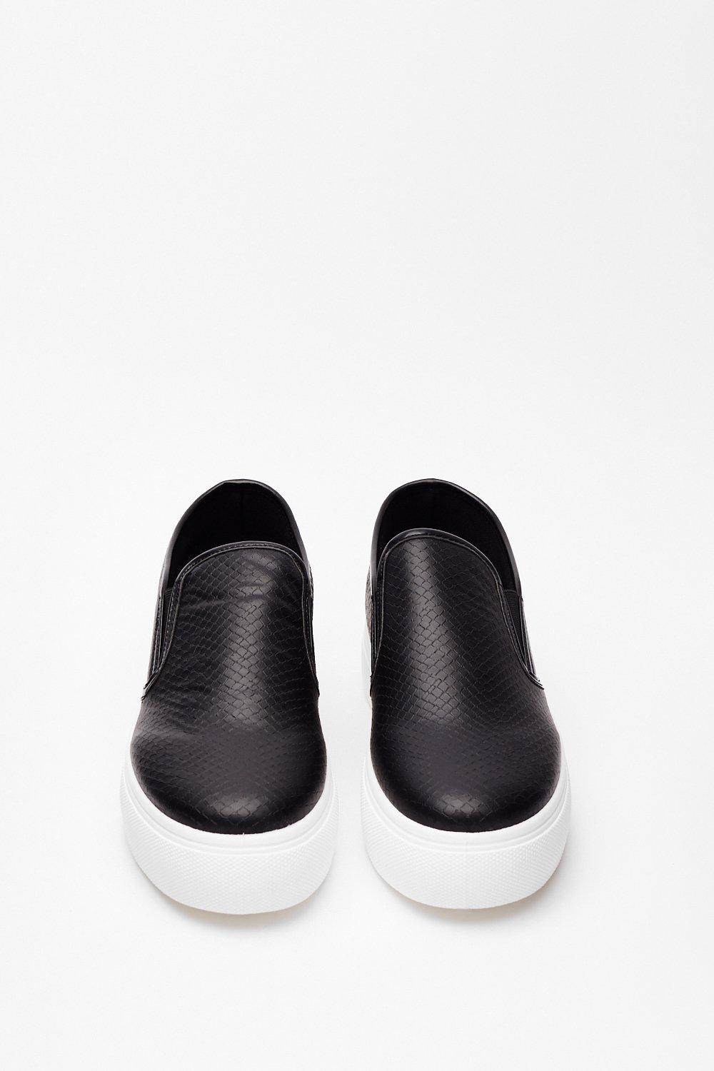 black trainers platform