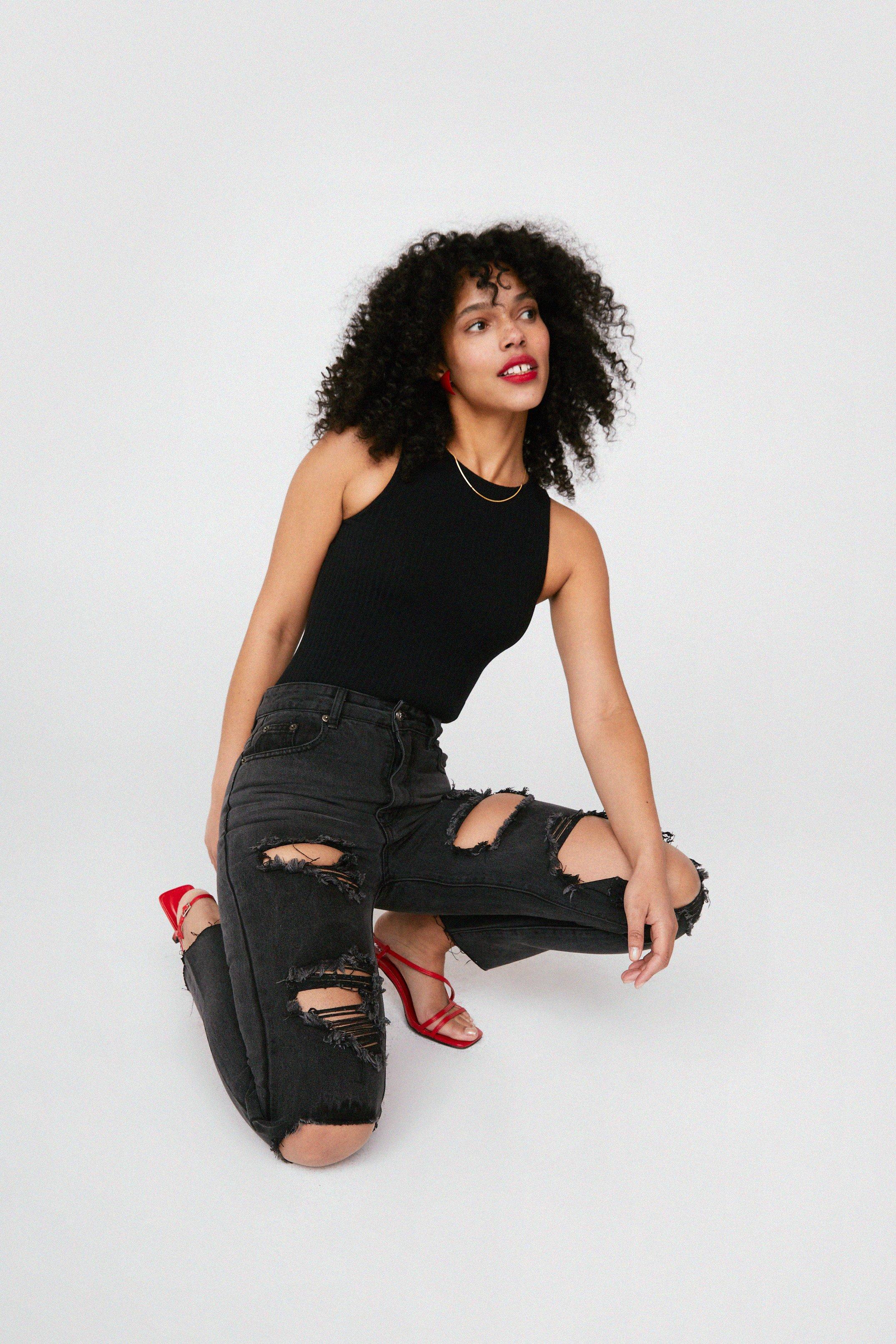 black mom jeans distressed