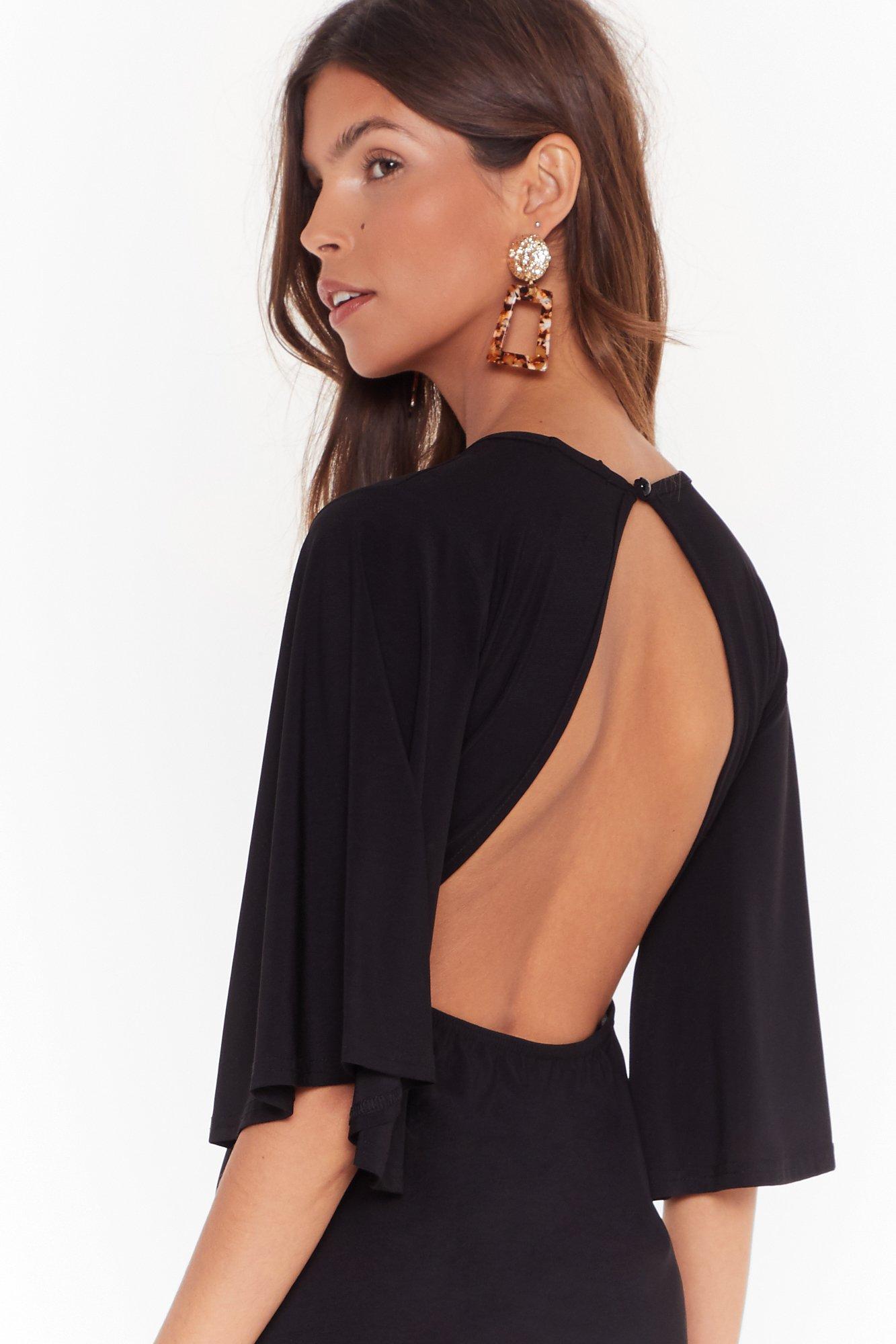 robe longue ouverte dans le dos