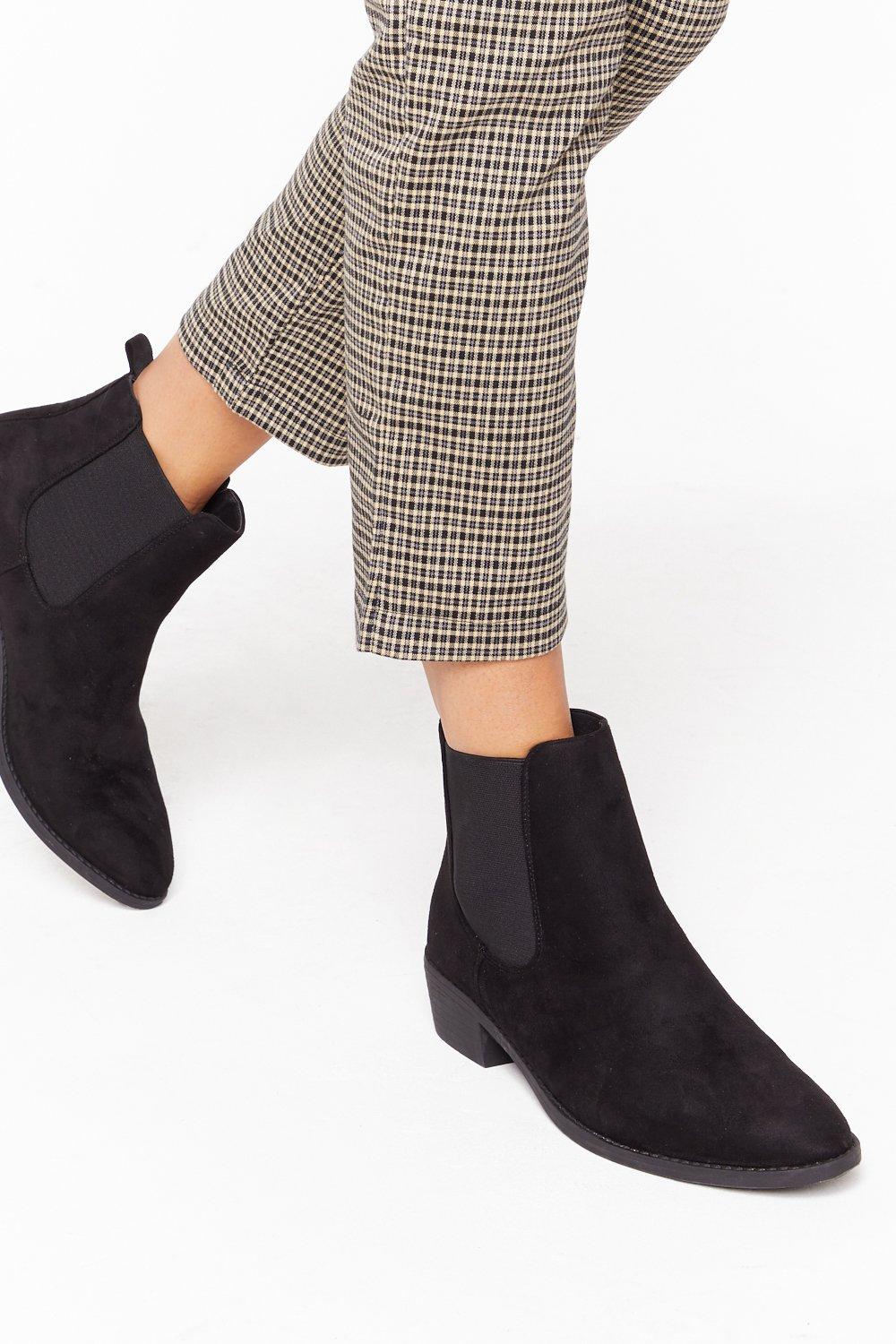 almond toe chelsea boots