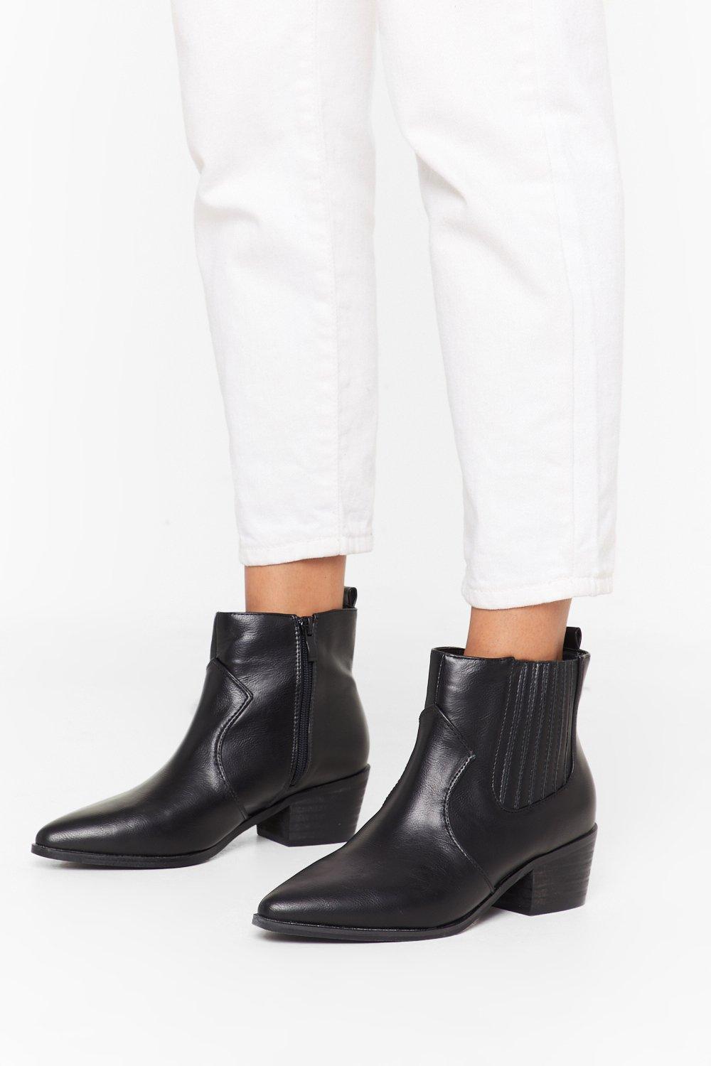 pointed leather chelsea boots