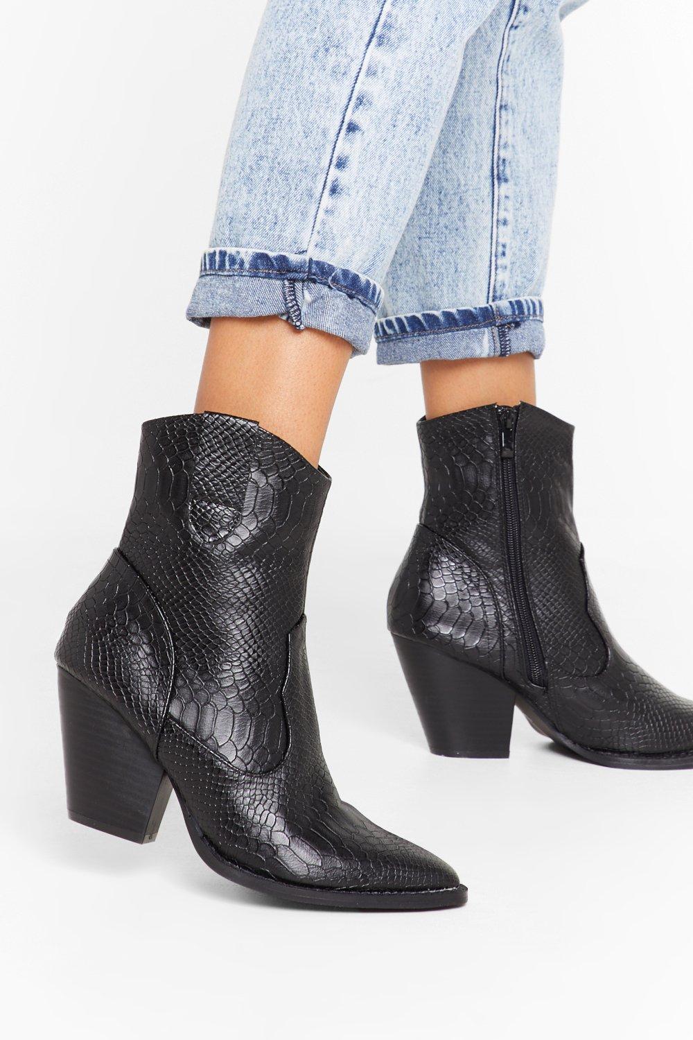 Nasty Gal Bottines western en similicuir effet croco Pas d’accro entres nous