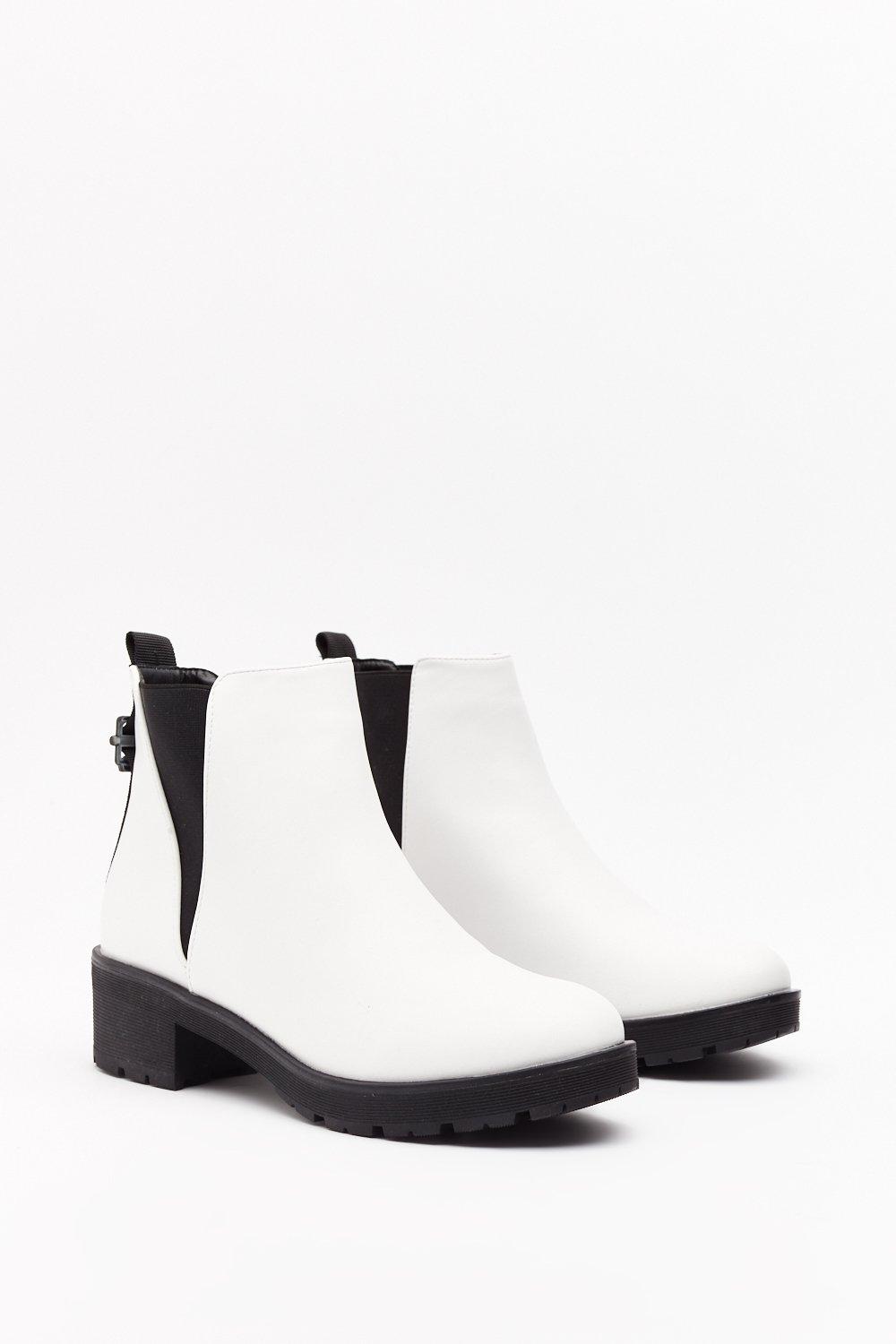 chelsea boots white