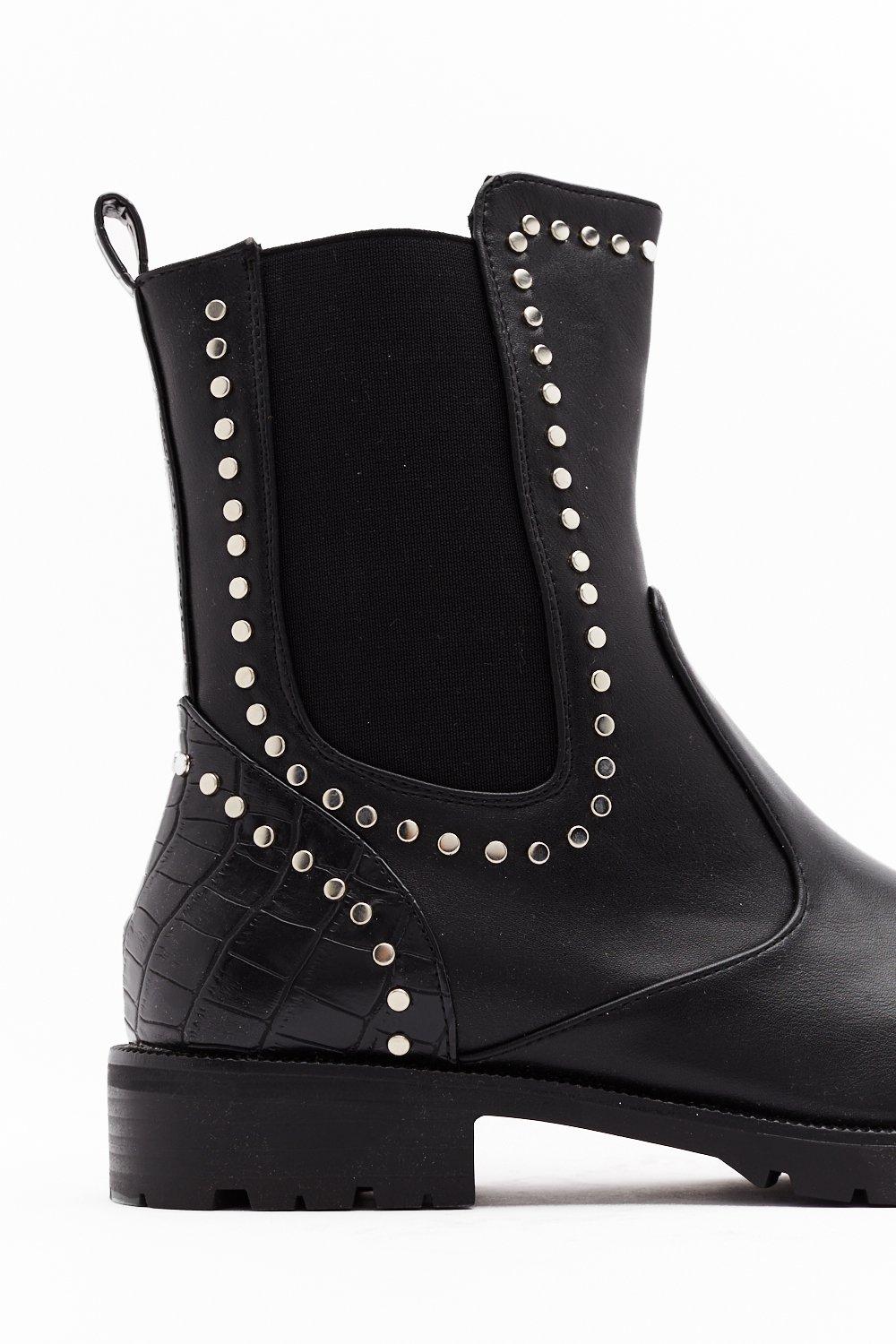 studded trim chelsea boots