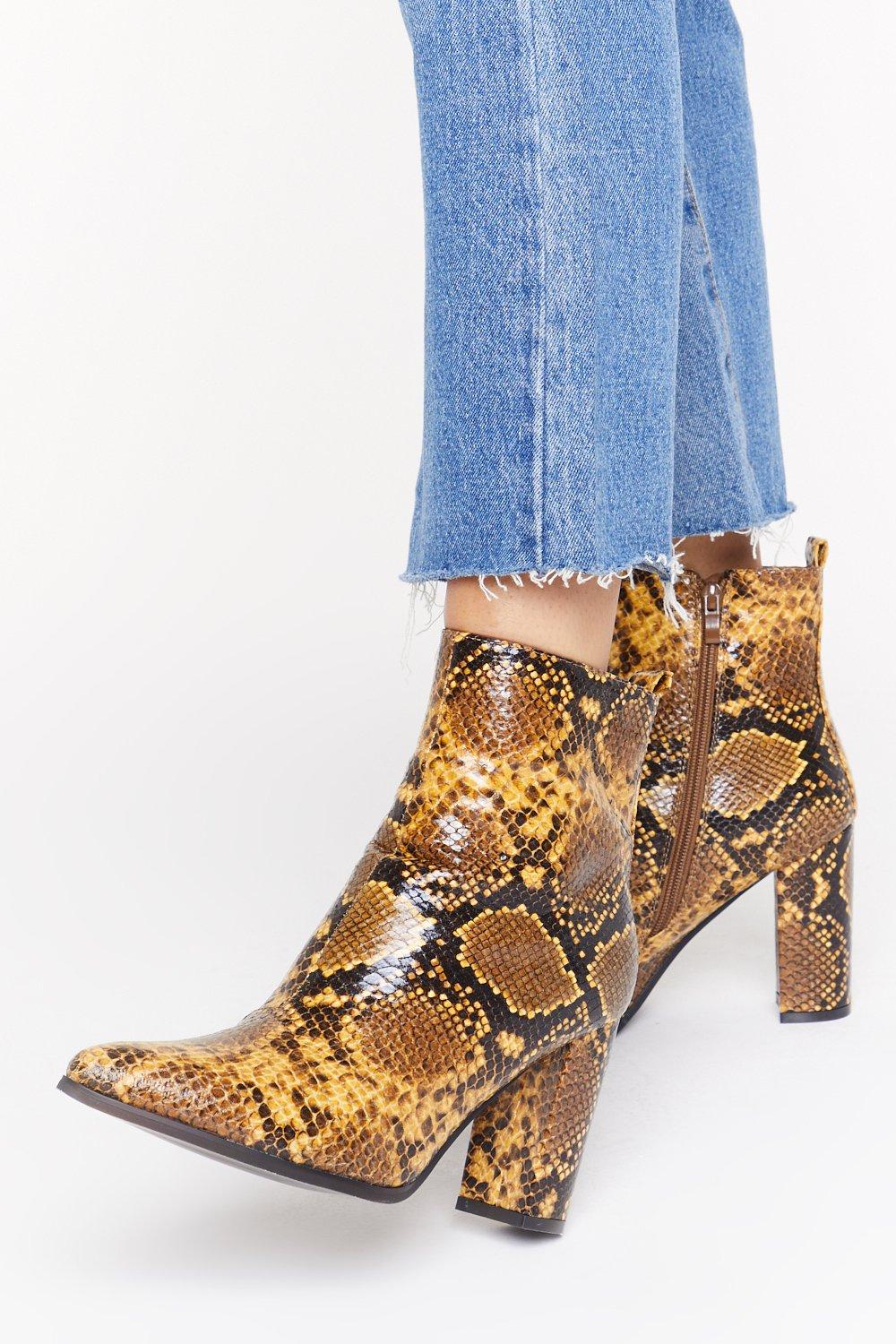 bottines effet peau de serpent