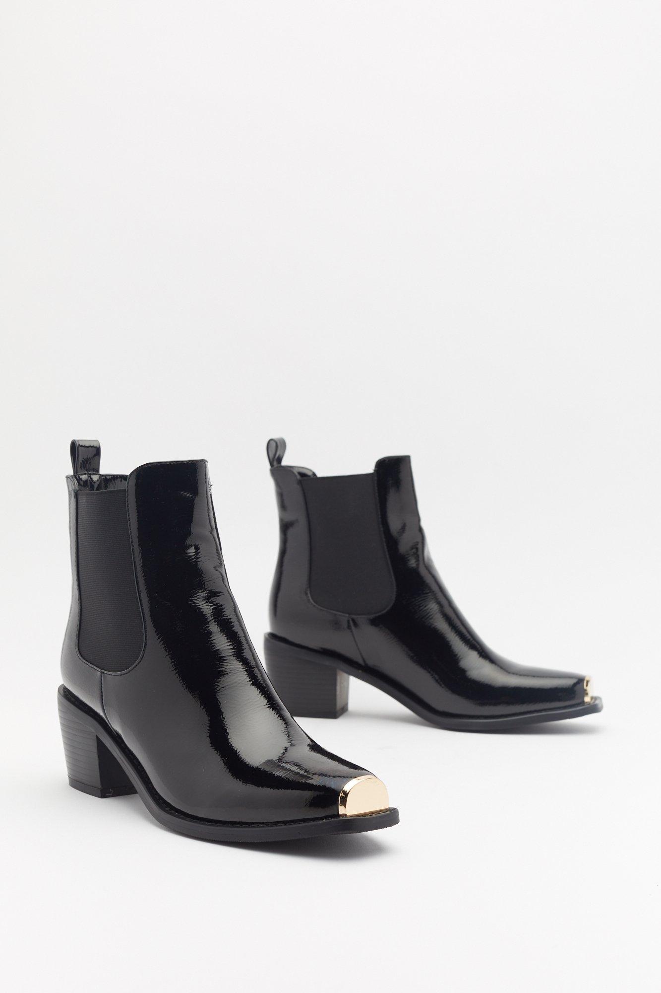 toe cap chelsea boots