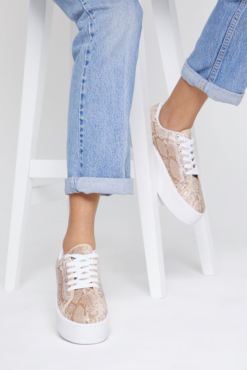 platform sneakers with stars