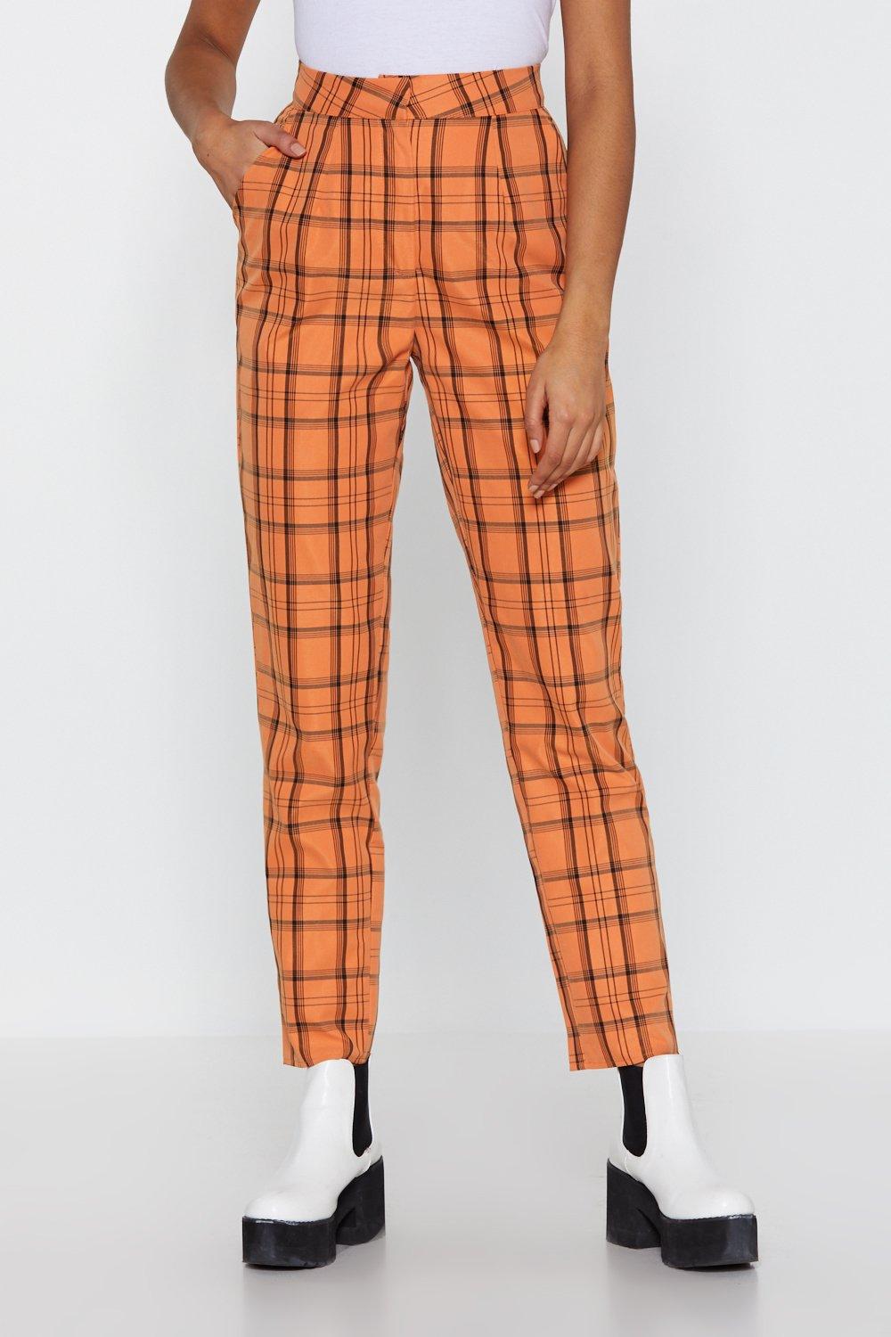 Waiste Dresses in a Tapered Line