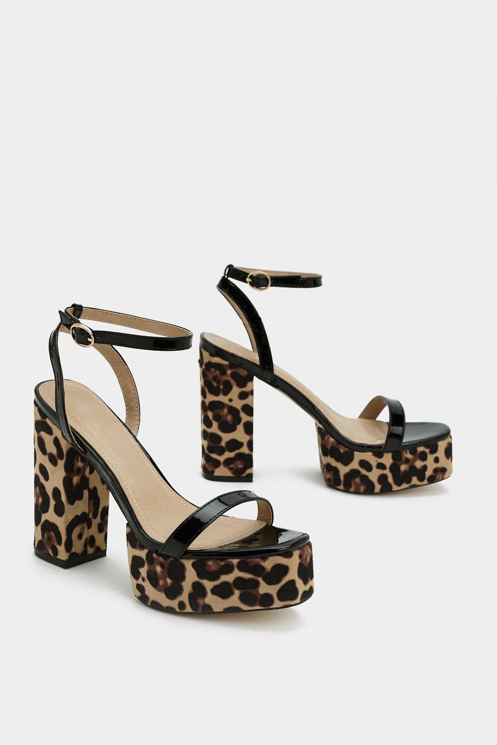 purr platform sandal