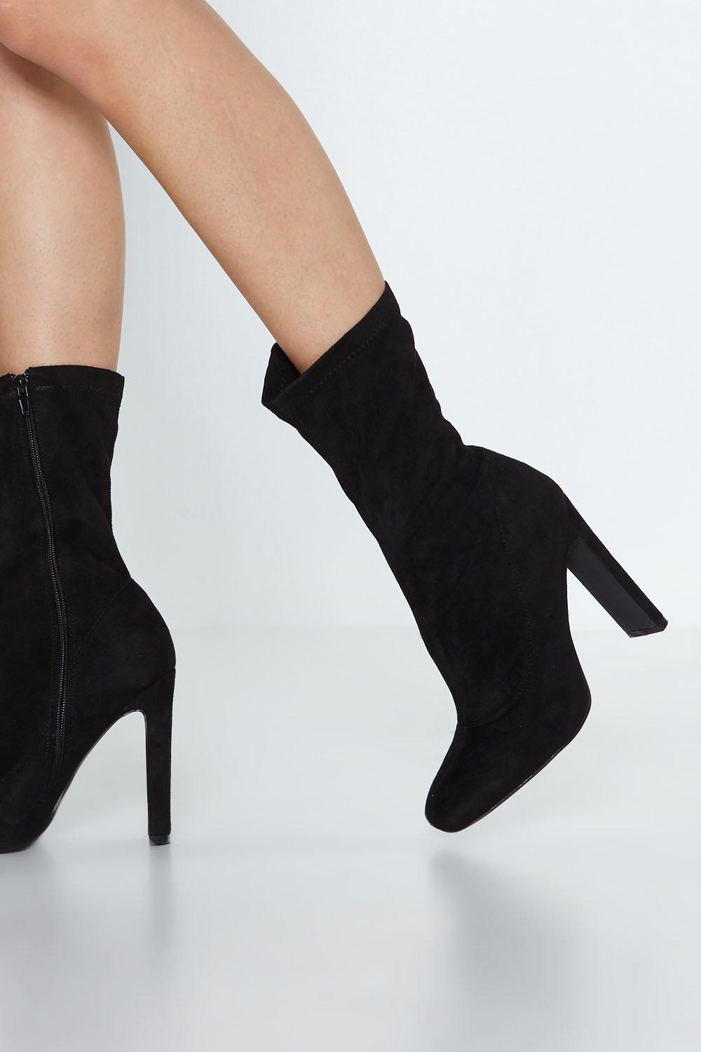 kitten heel pointed toe boots