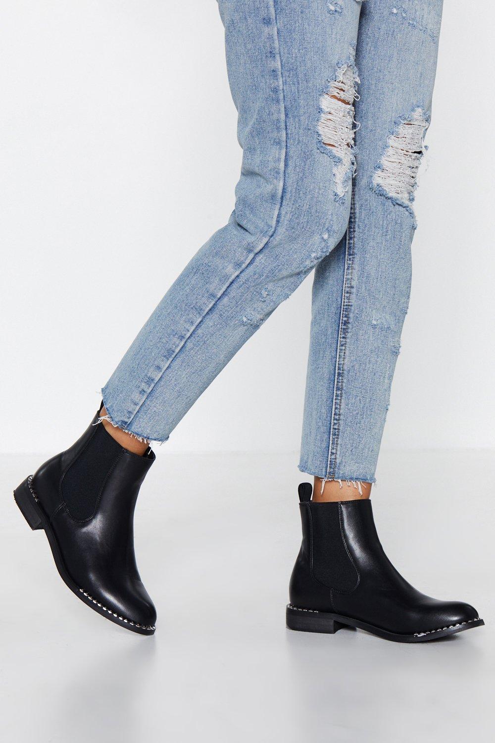 round chelsea boots