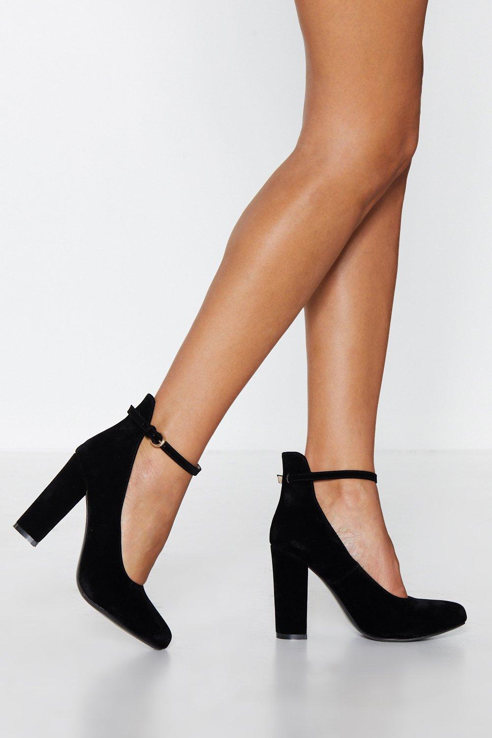 strap court heels