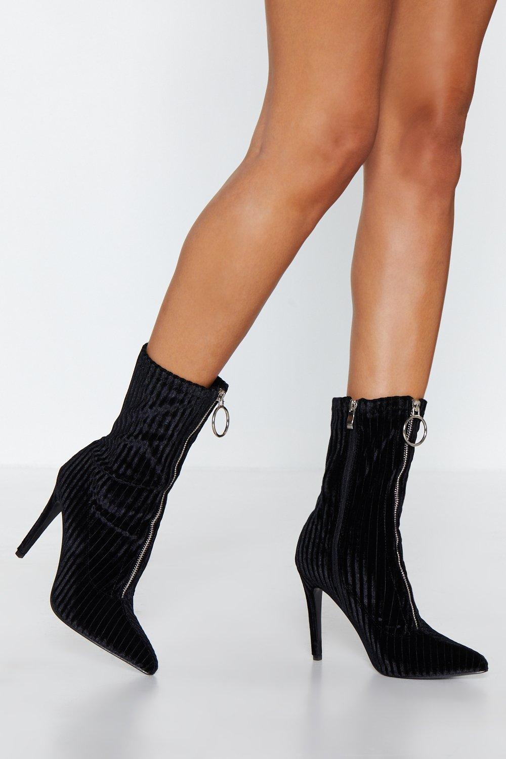 talon aiguille chaussette