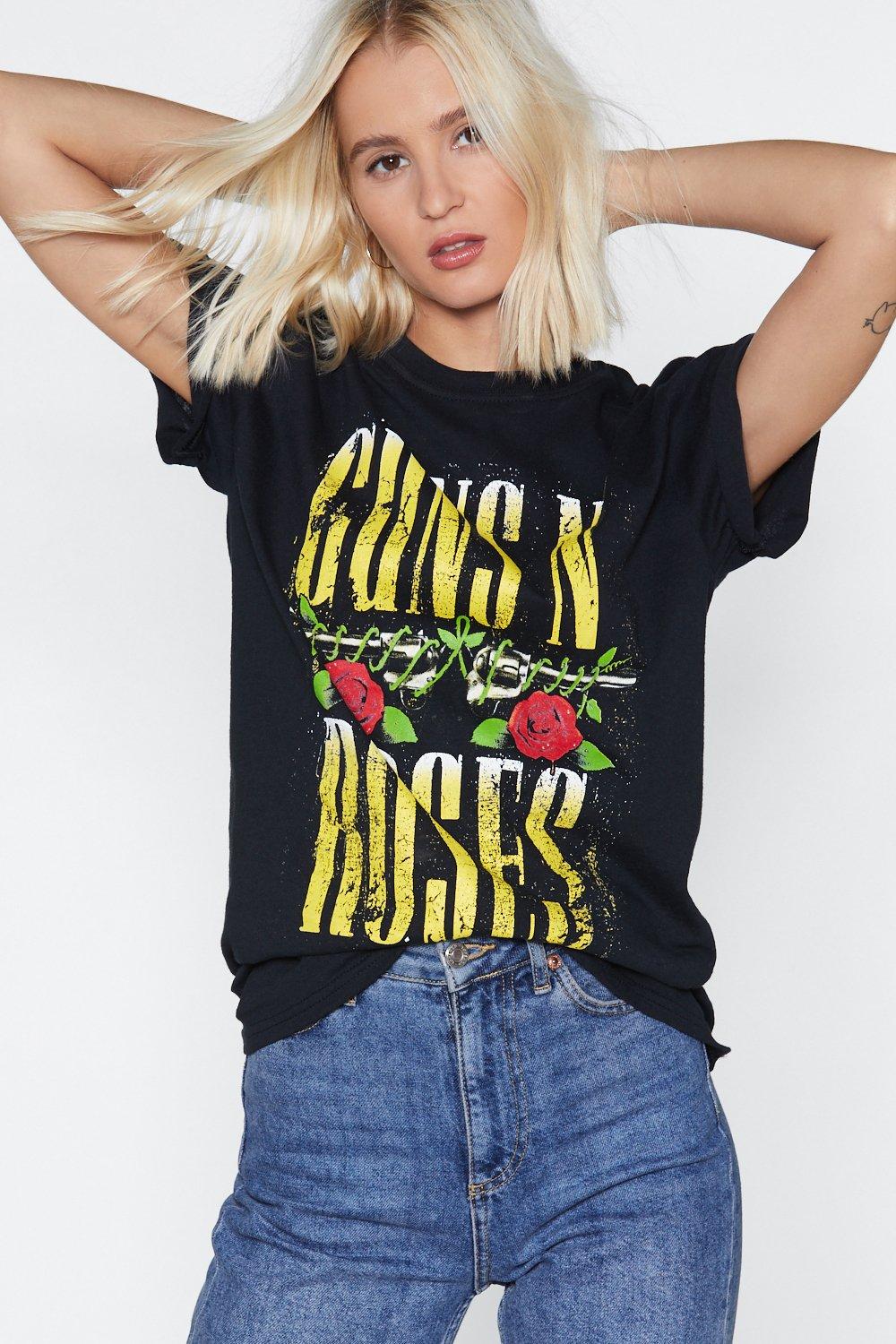 guns and roses graphic tee