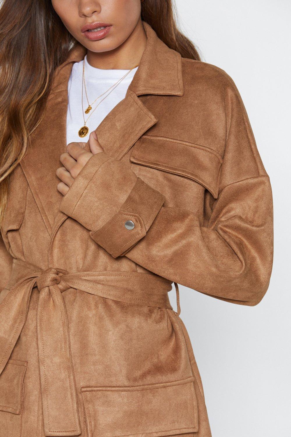 trench en daim camel