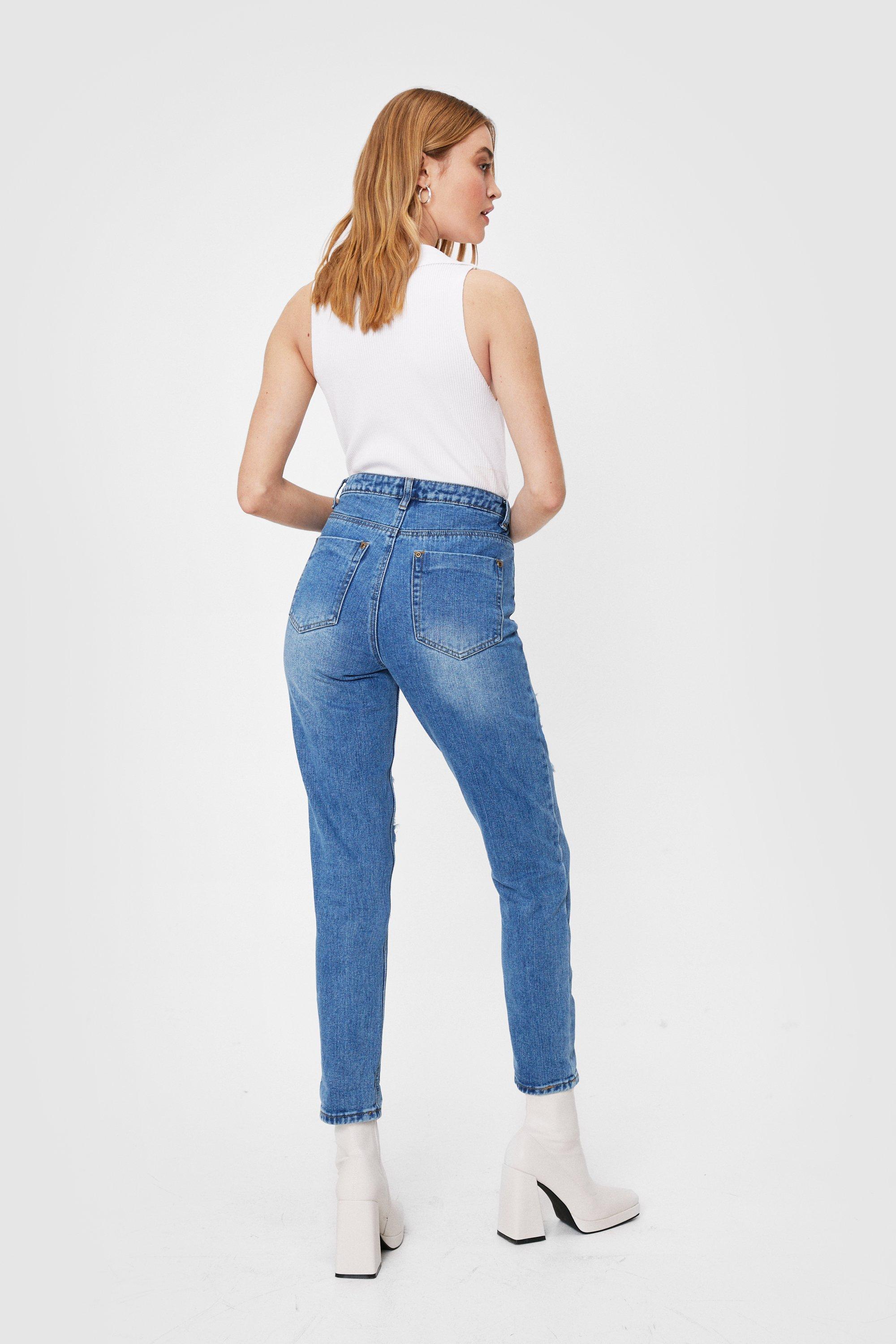distressed mom jeans outfit
