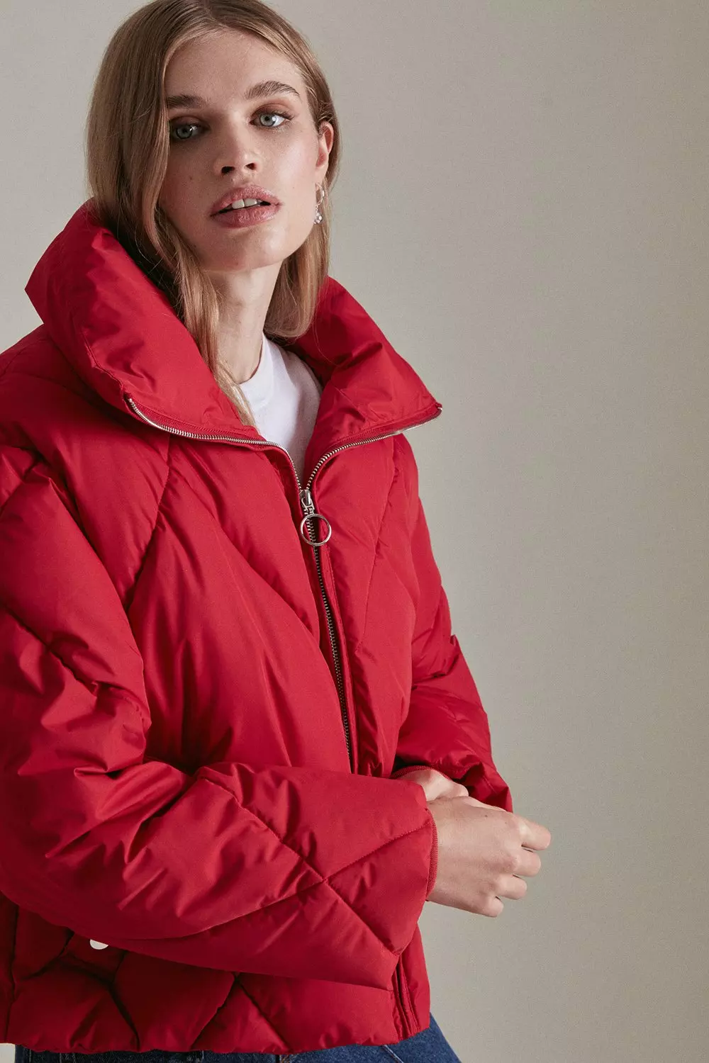 Funnel neck outlet down coat