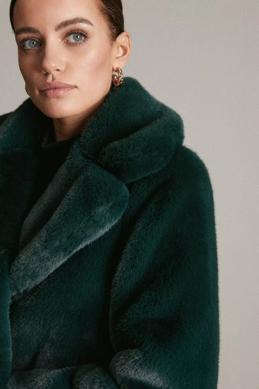 Karen millen green 2025 faux fur coat