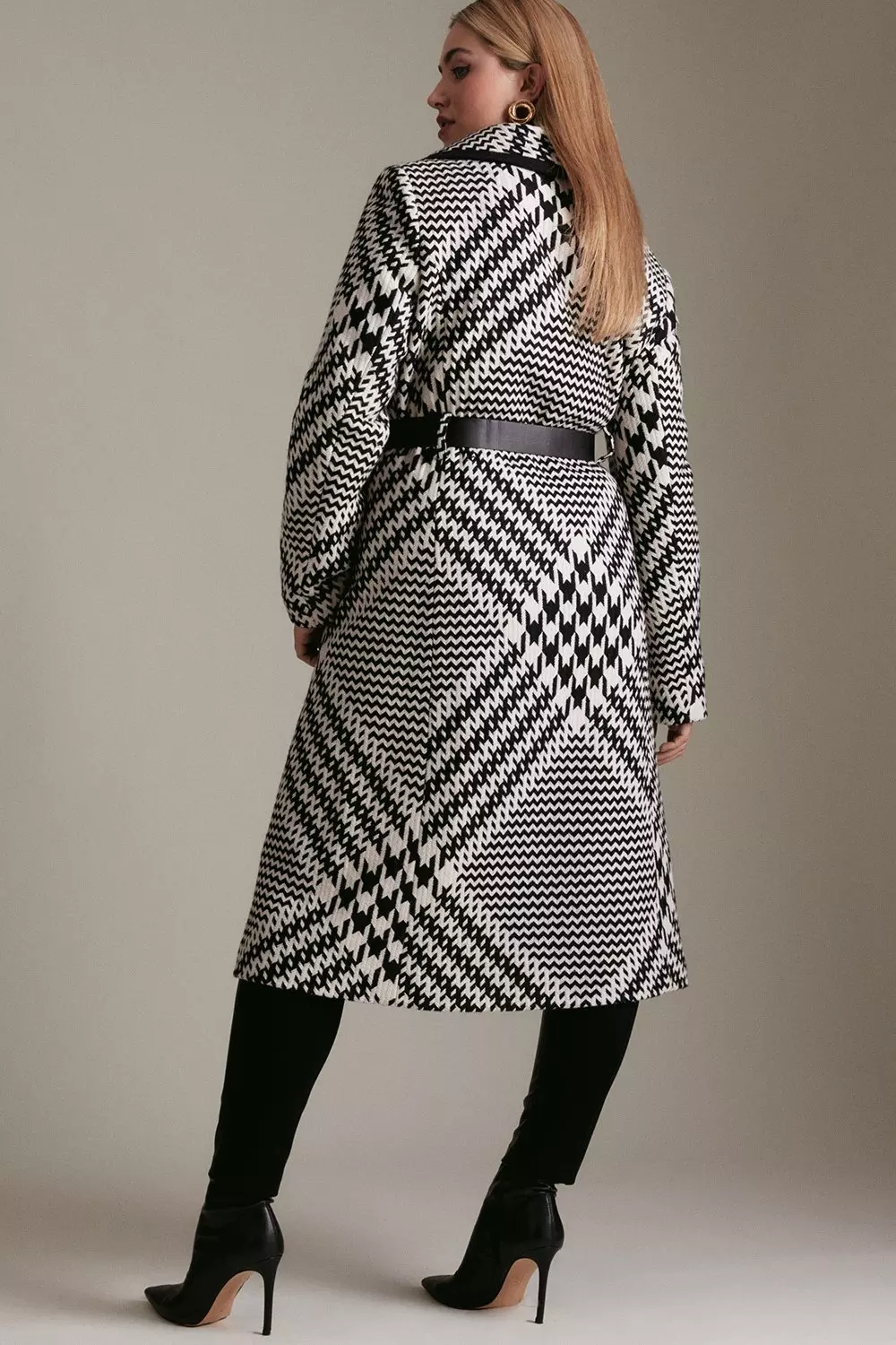 Check sales wrap coat