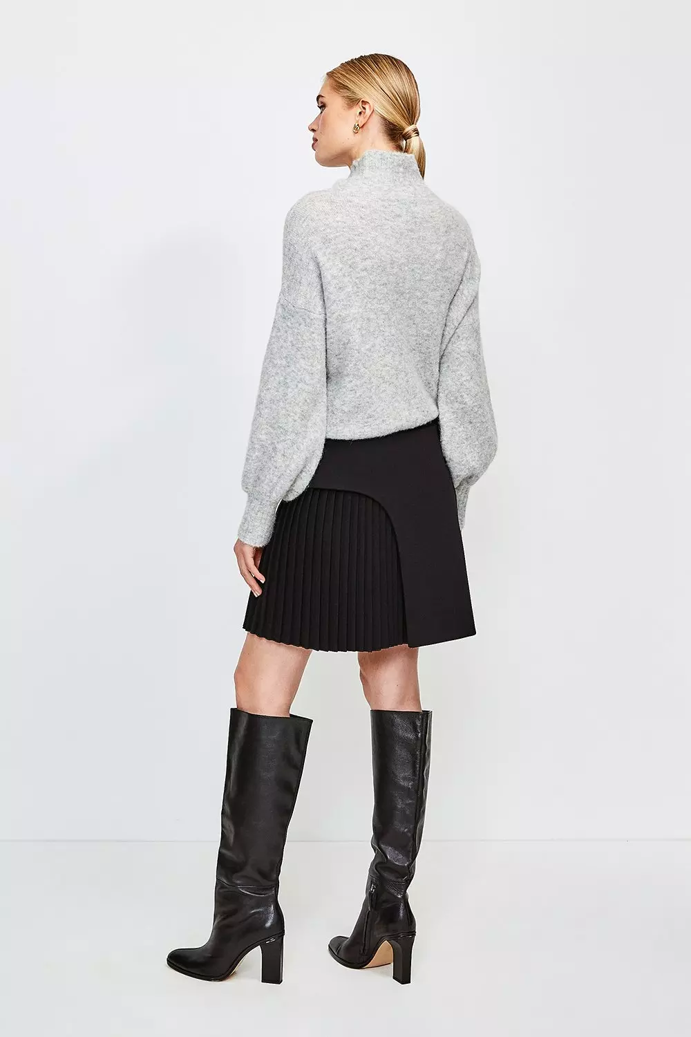 Buckle Detail Pleated Mini Skirt