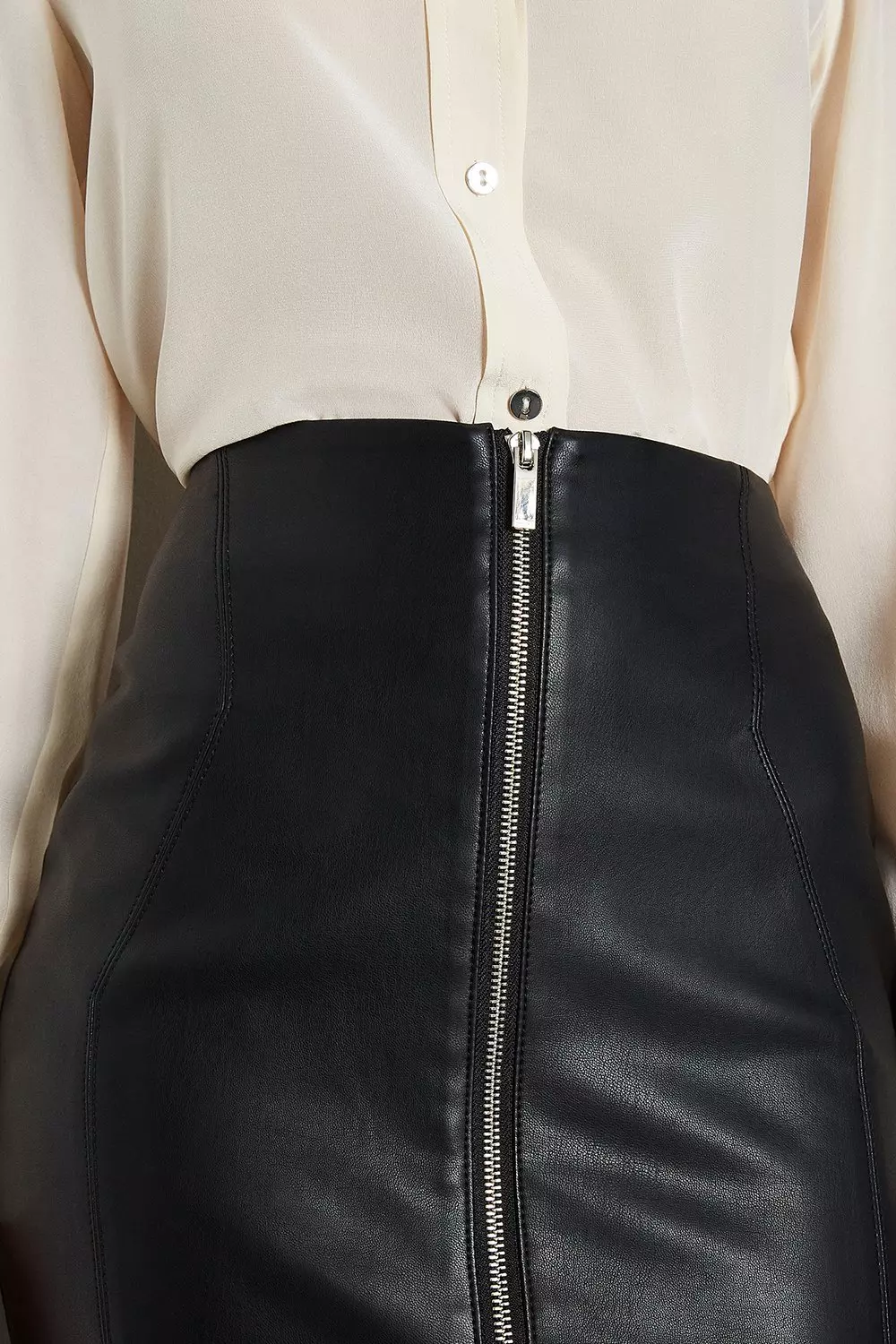 Leather skirt with zipper in online front