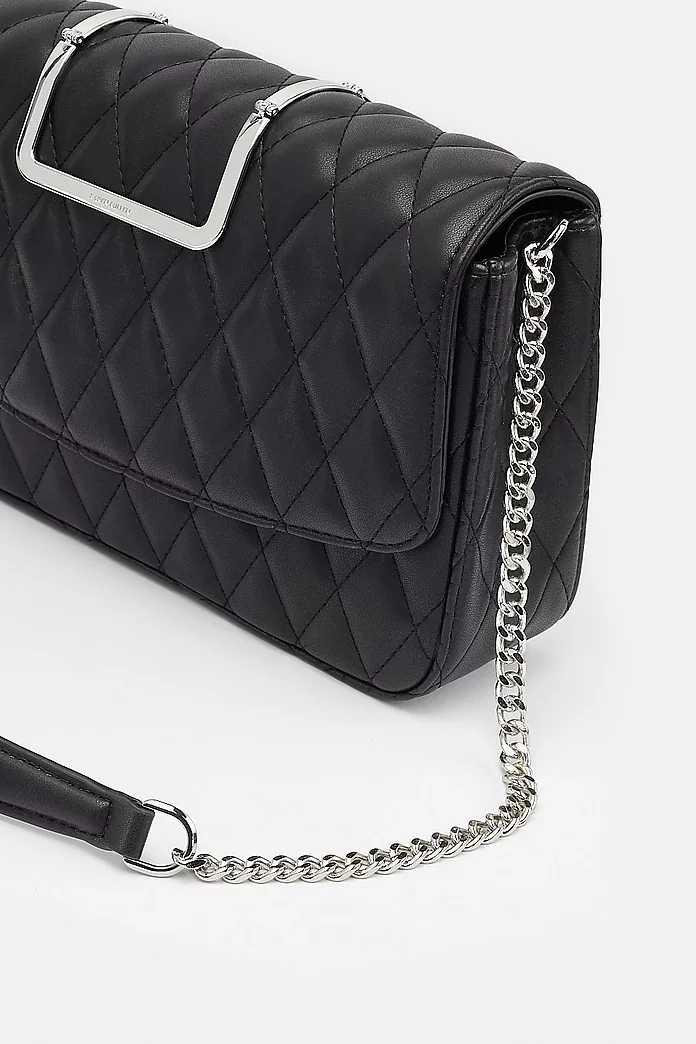 black chanel purse with chain strap bag